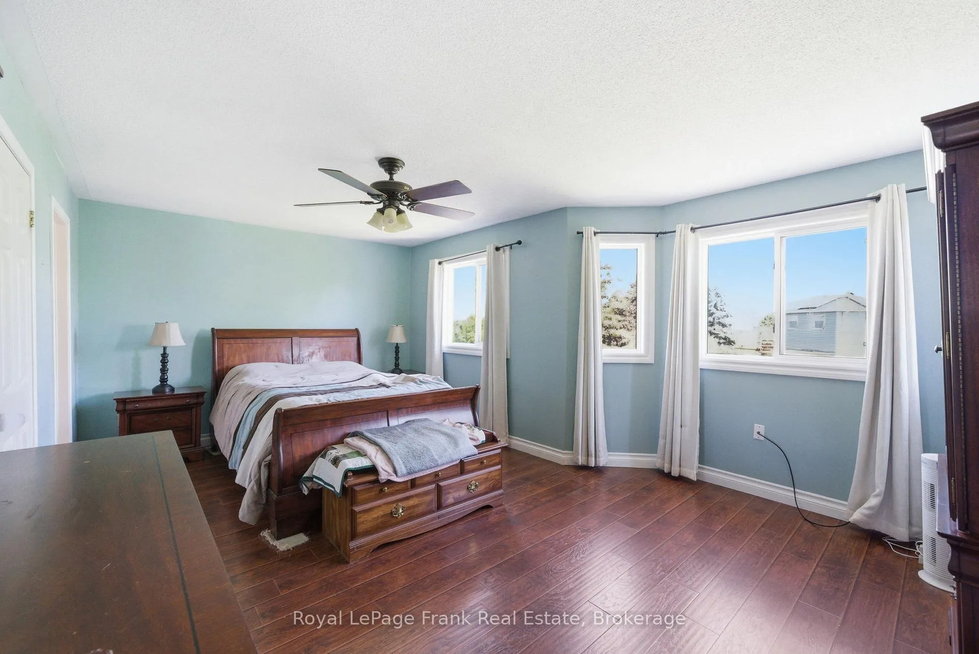 Photo 20 of 98 Rustwood Street, Clarington, Bowmanville — HOMEH