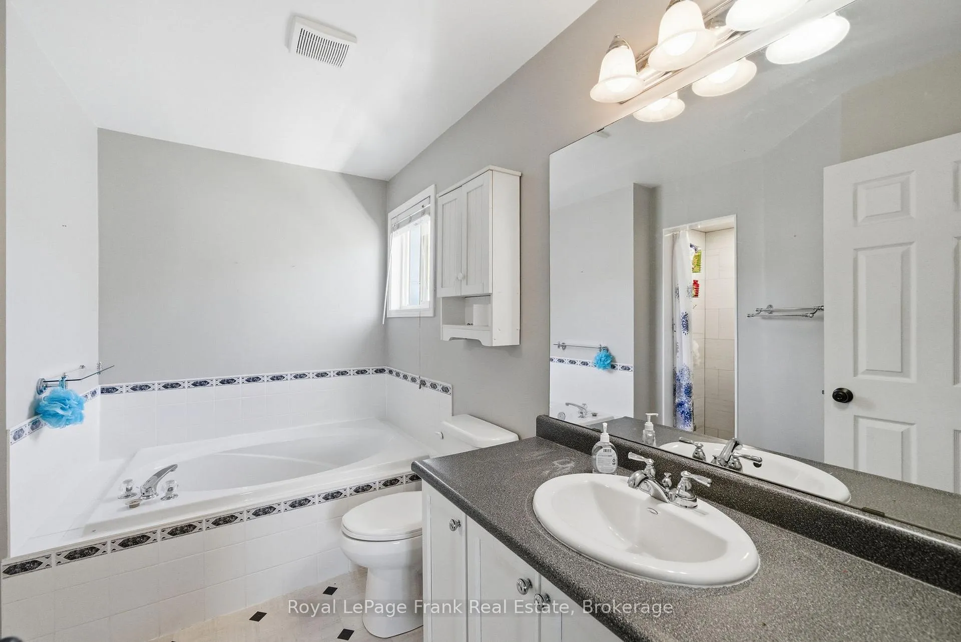 Photo 23 of 98 Rustwood Street, Clarington, Bowmanville — HOMEH