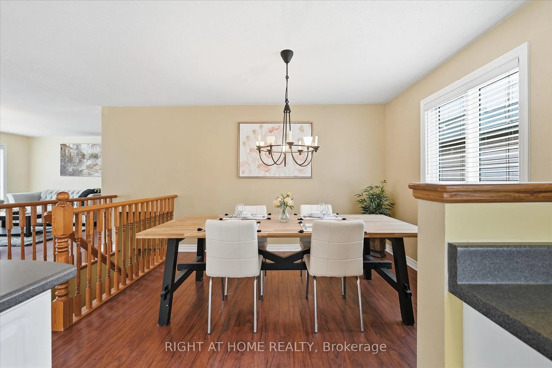 Photo 6 of 111 Gracehill Crescent, Hamilton, Freelton — HOMEH