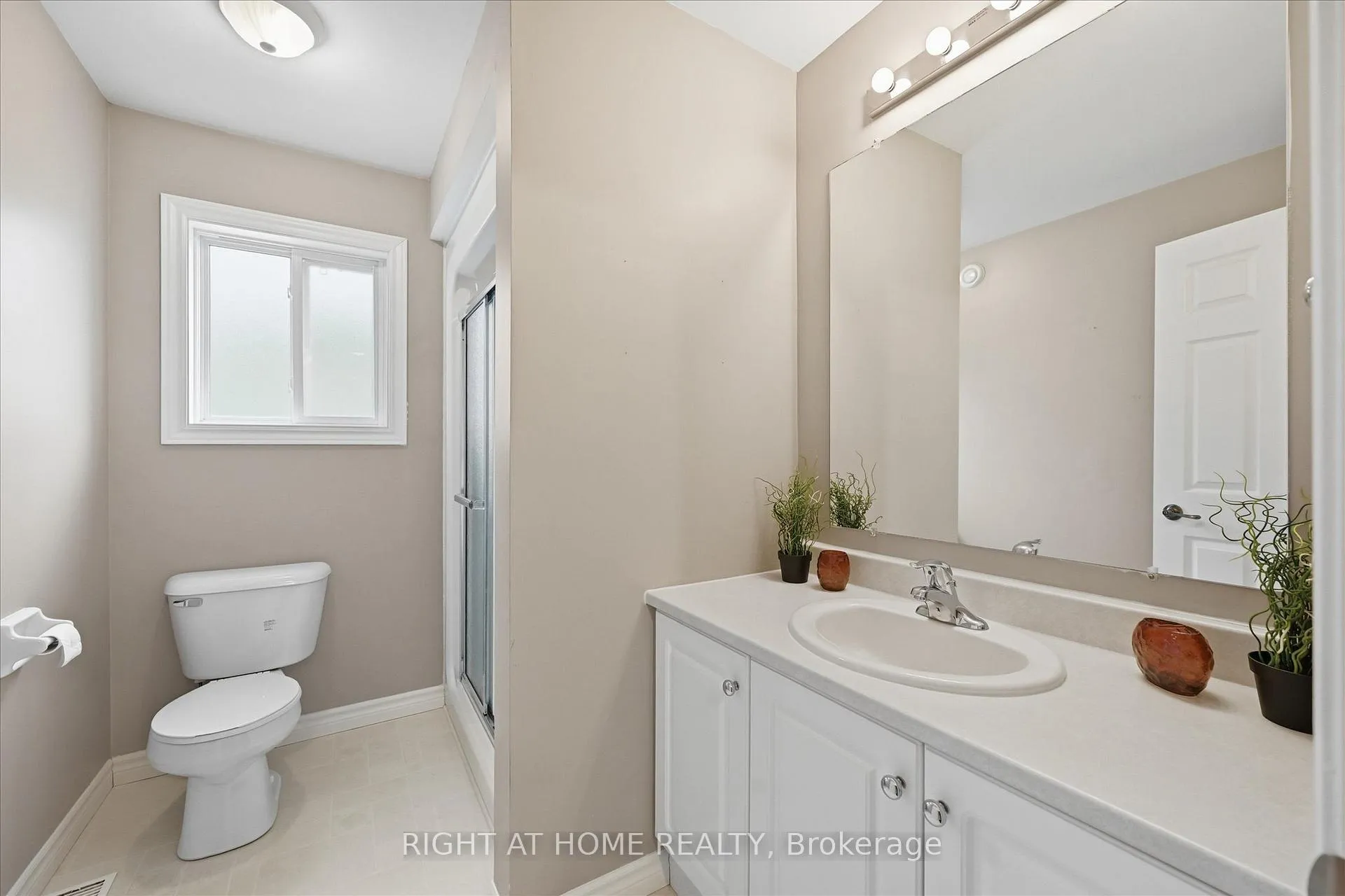 Photo 17 of 111 Gracehill Crescent, Hamilton, Freelton — HOMEH