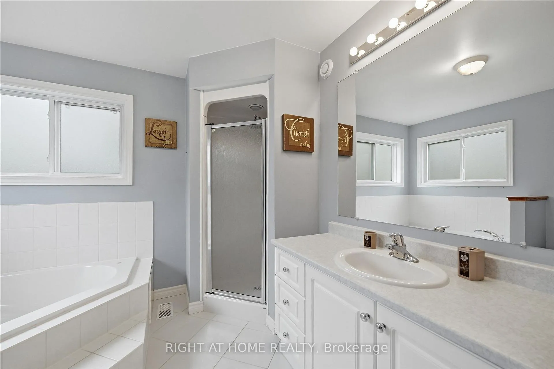 Photo 21 of 111 Gracehill Crescent, Hamilton, Freelton — HOMEH