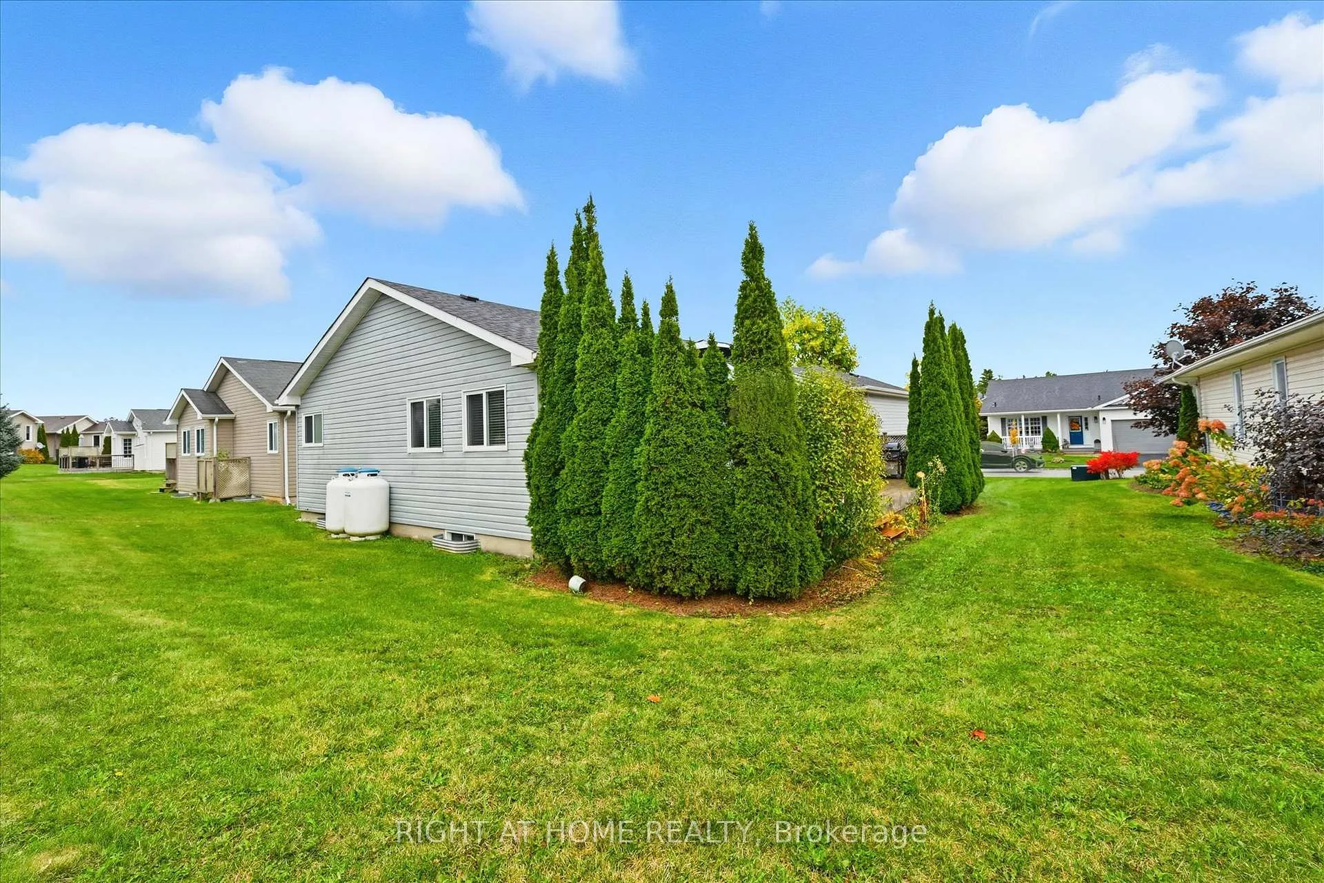 Photo 33 of 111 Gracehill Crescent, Hamilton, Freelton — HOMEH