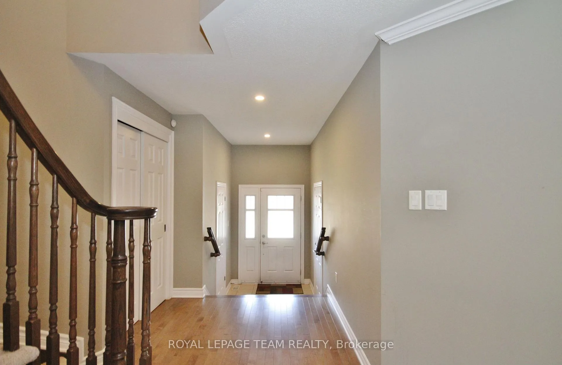 Photo 2 of 302 Tourmaline Crescent, Ottawa, Barrhaven - Strandherd — HOMEH