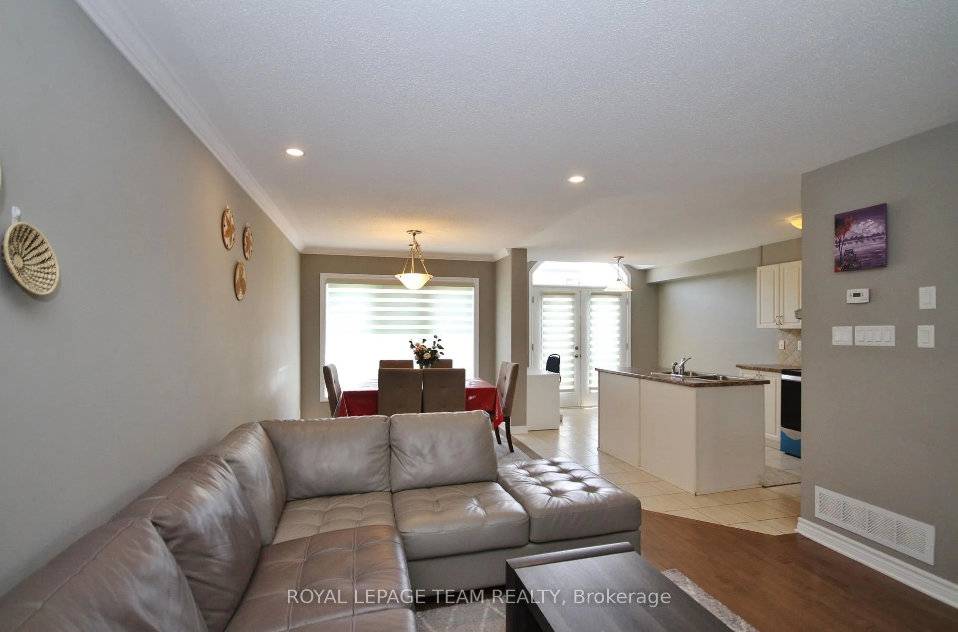 Photo 4 of 302 Tourmaline Crescent, Ottawa, Barrhaven - Strandherd — HOMEH
