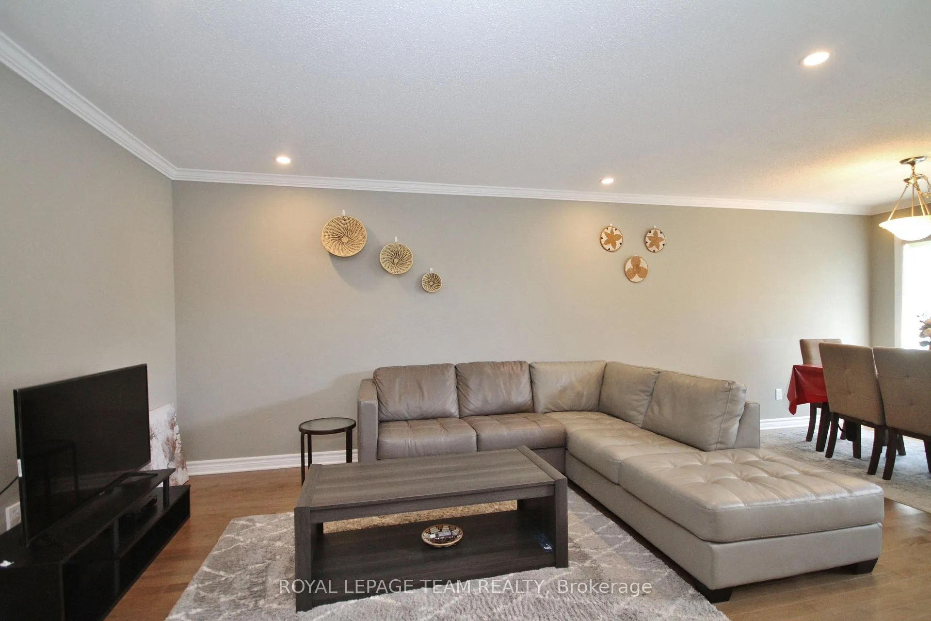Photo 5 of 302 Tourmaline Crescent, Ottawa, Barrhaven - Strandherd — HOMEH