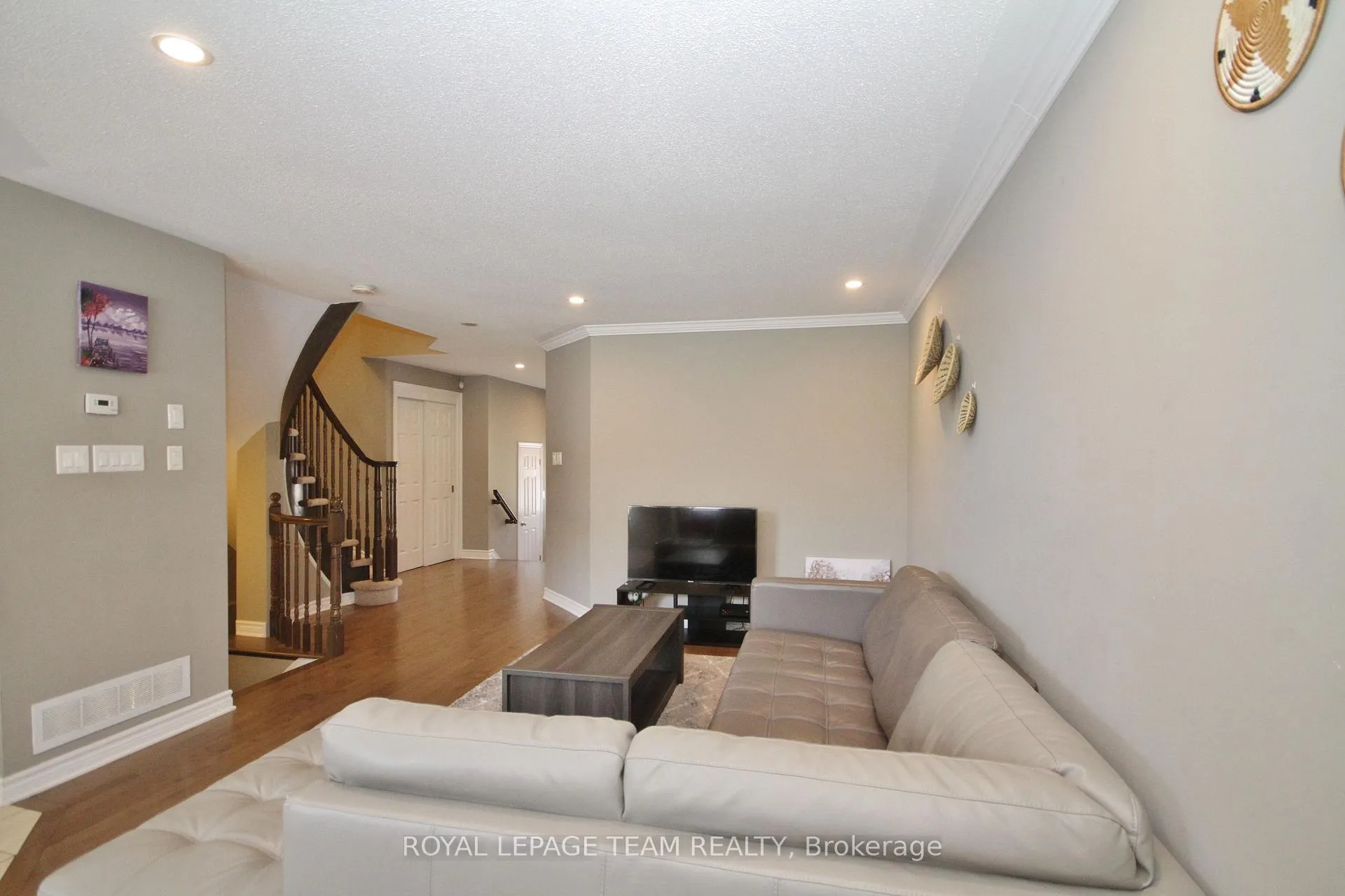 Photo 7 of 302 Tourmaline Crescent, Ottawa, Barrhaven - Strandherd — HOMEH