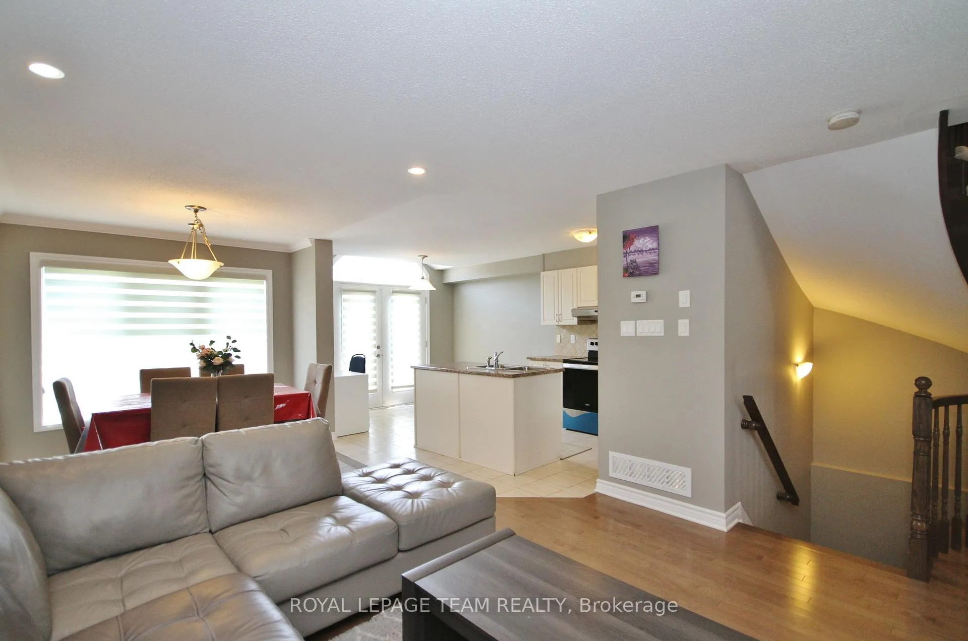 Photo 8 of 302 Tourmaline Crescent, Ottawa, Barrhaven - Strandherd — HOMEH