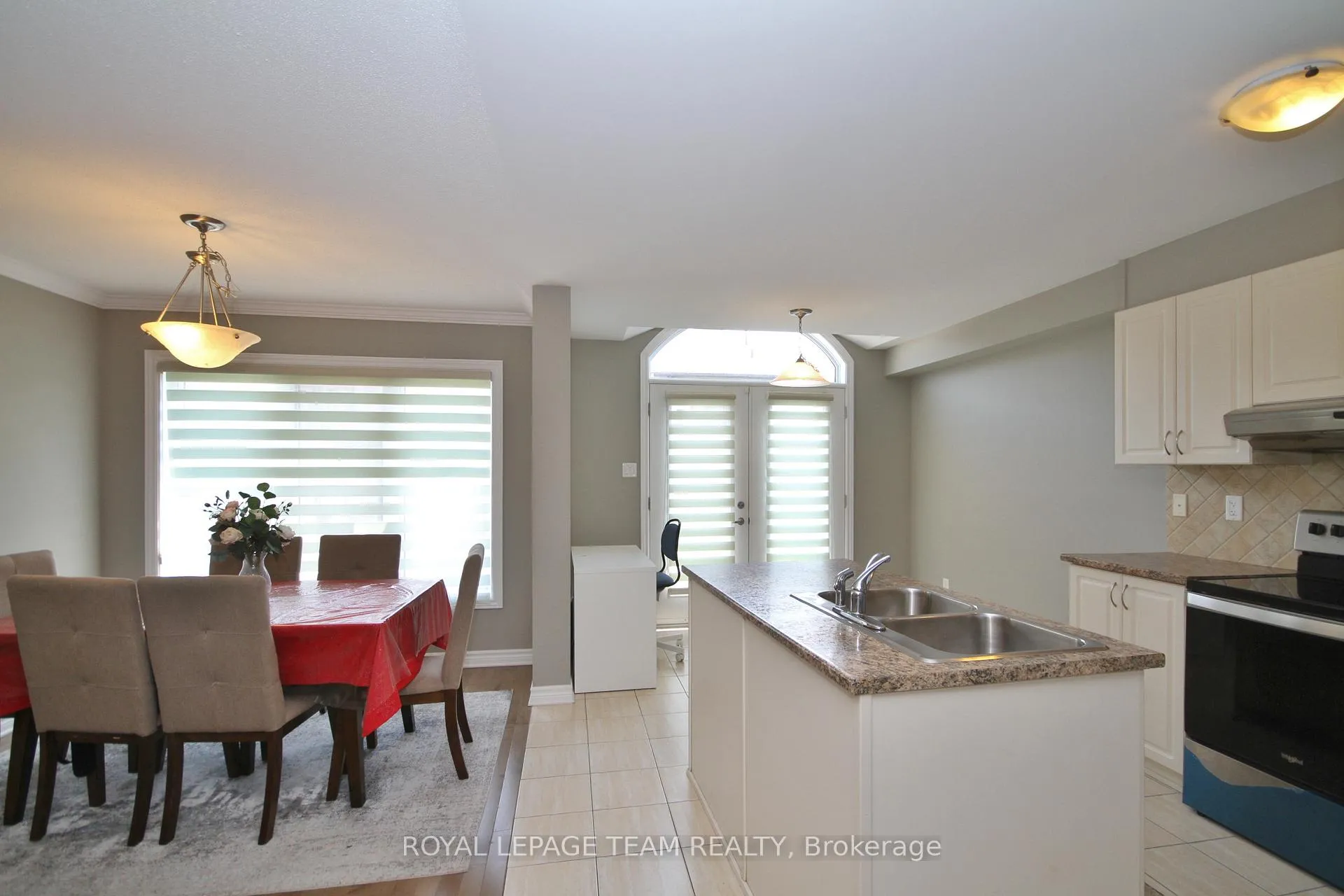 Photo 10 of 302 Tourmaline Crescent, Ottawa, Barrhaven - Strandherd — HOMEH