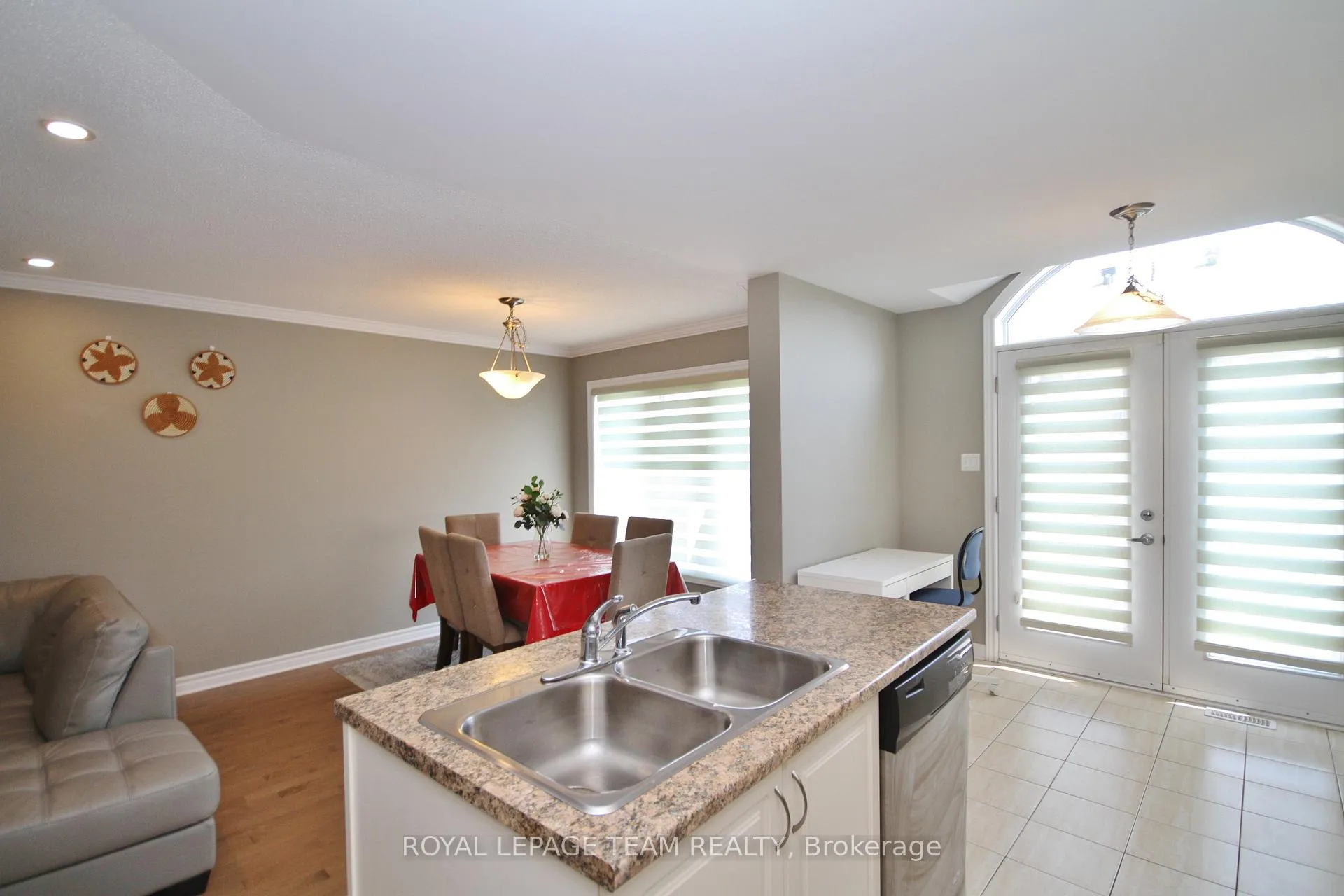 Photo 13 of 302 Tourmaline Crescent, Ottawa, Barrhaven - Strandherd — HOMEH