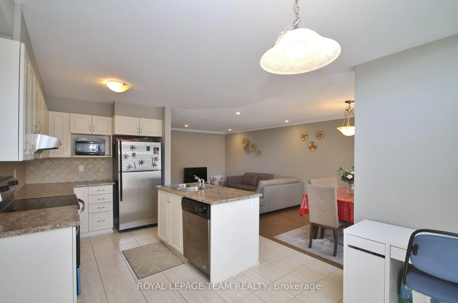 Photo 14 of 302 Tourmaline Crescent, Ottawa, Barrhaven - Strandherd — HOMEH