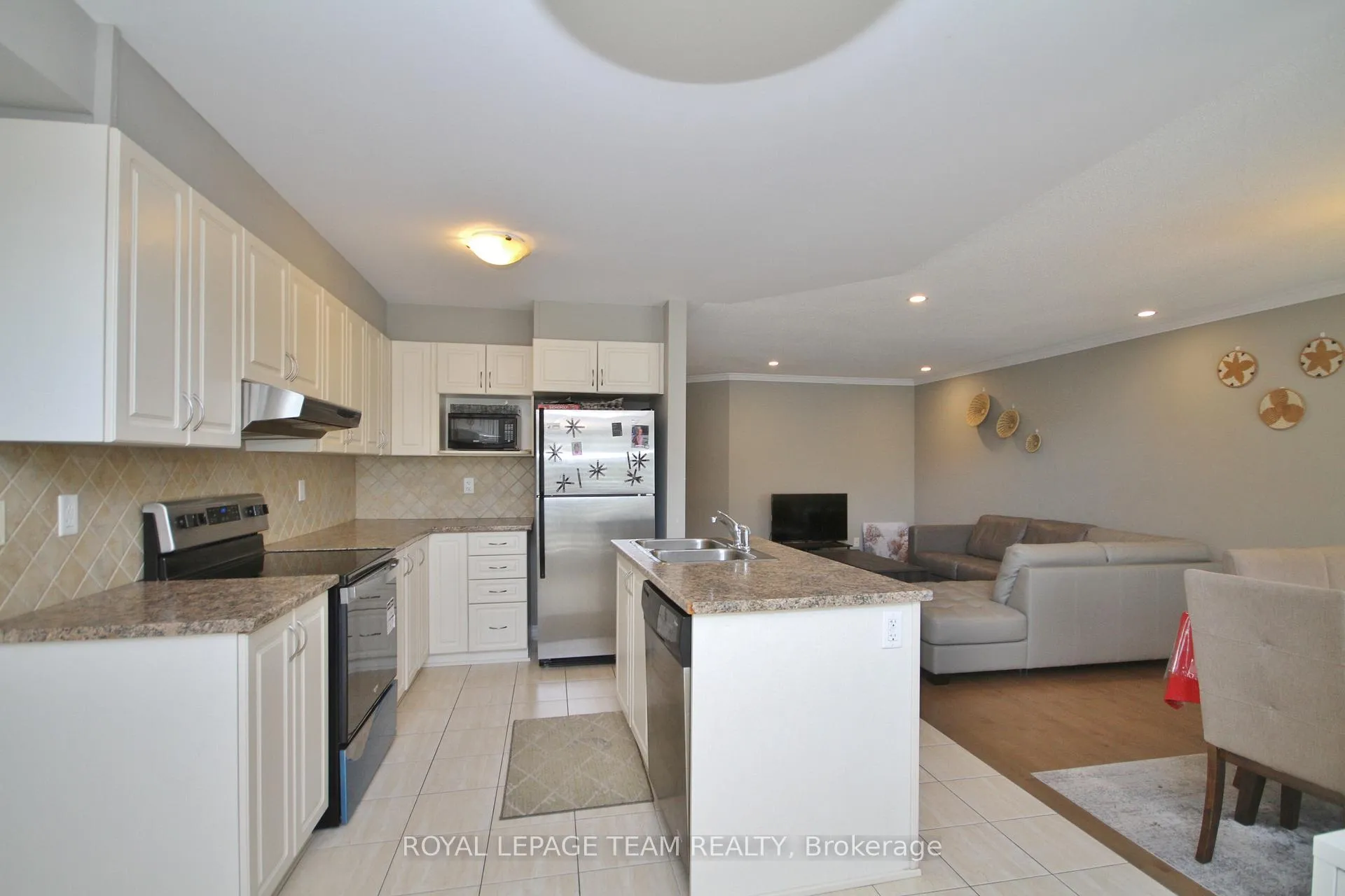 Photo 15 of 302 Tourmaline Crescent, Ottawa, Barrhaven - Strandherd — HOMEH