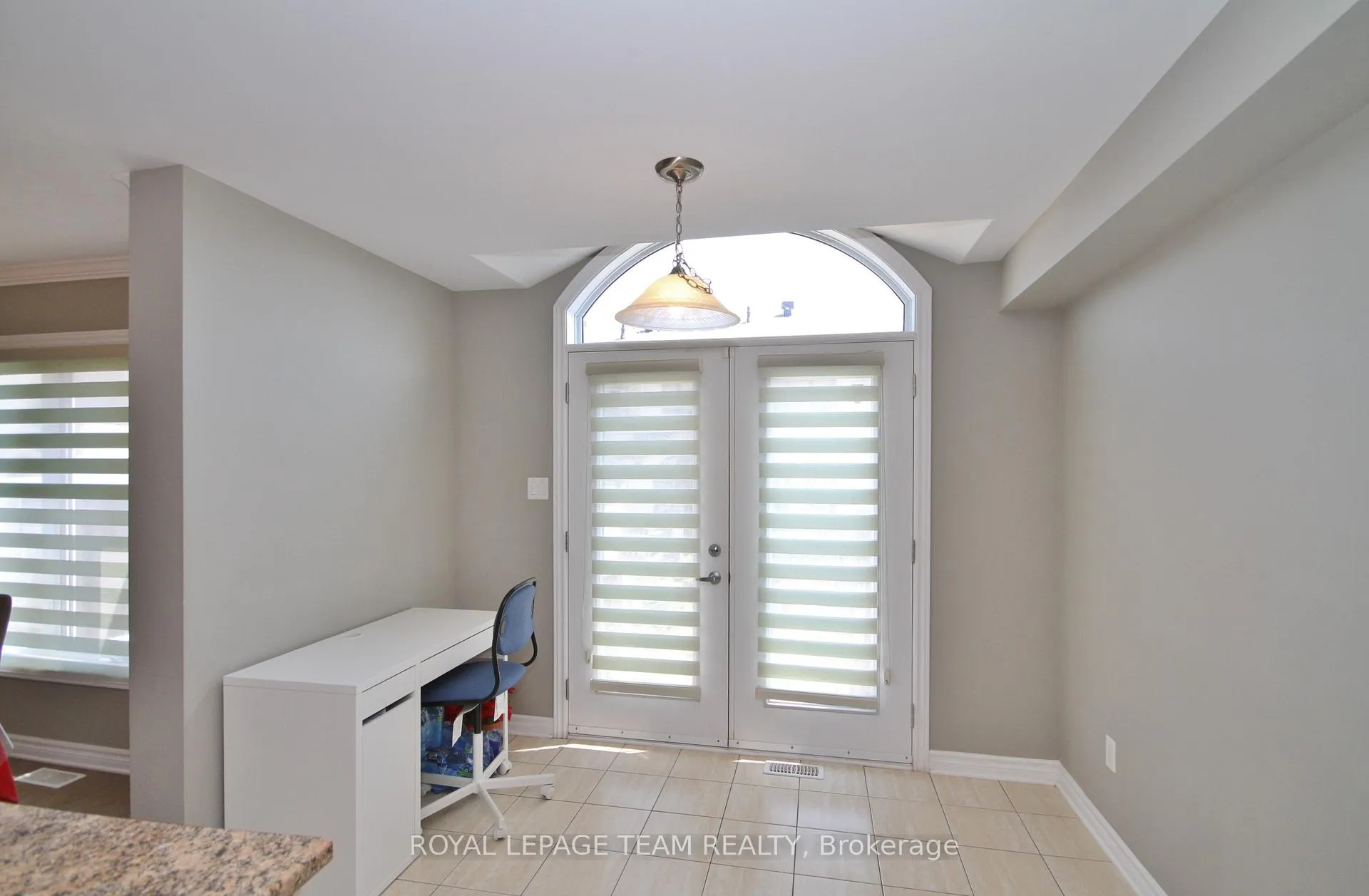 Photo 16 of 302 Tourmaline Crescent, Ottawa, Barrhaven - Strandherd — HOMEH