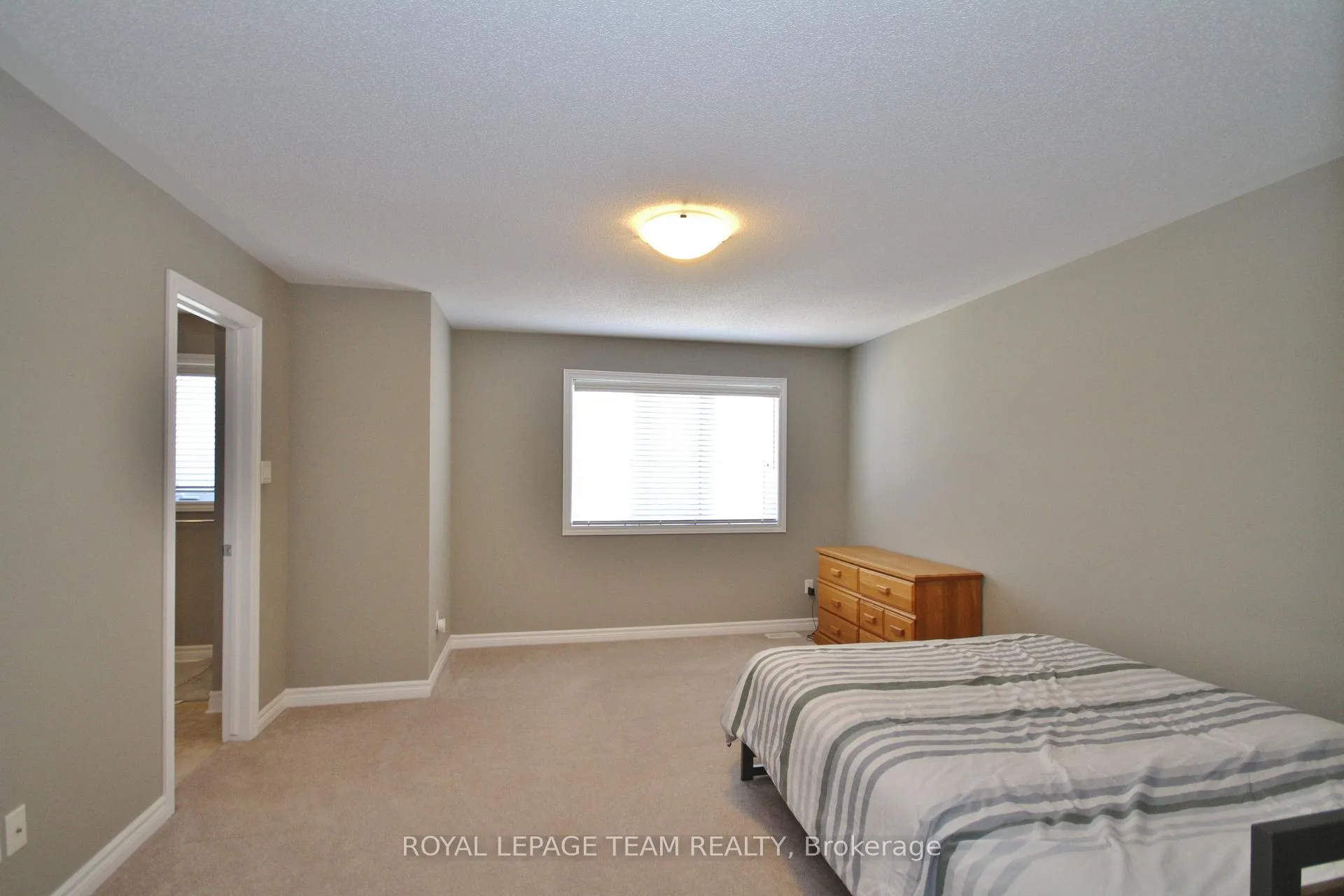 Photo 17 of 302 Tourmaline Crescent, Ottawa, Barrhaven - Strandherd — HOMEH