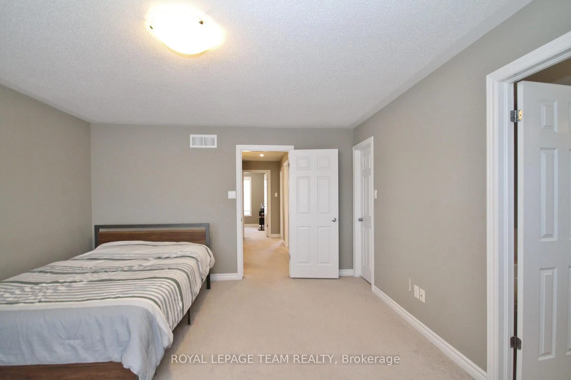 Photo 18 of 302 Tourmaline Crescent, Ottawa, Barrhaven - Strandherd — HOMEH