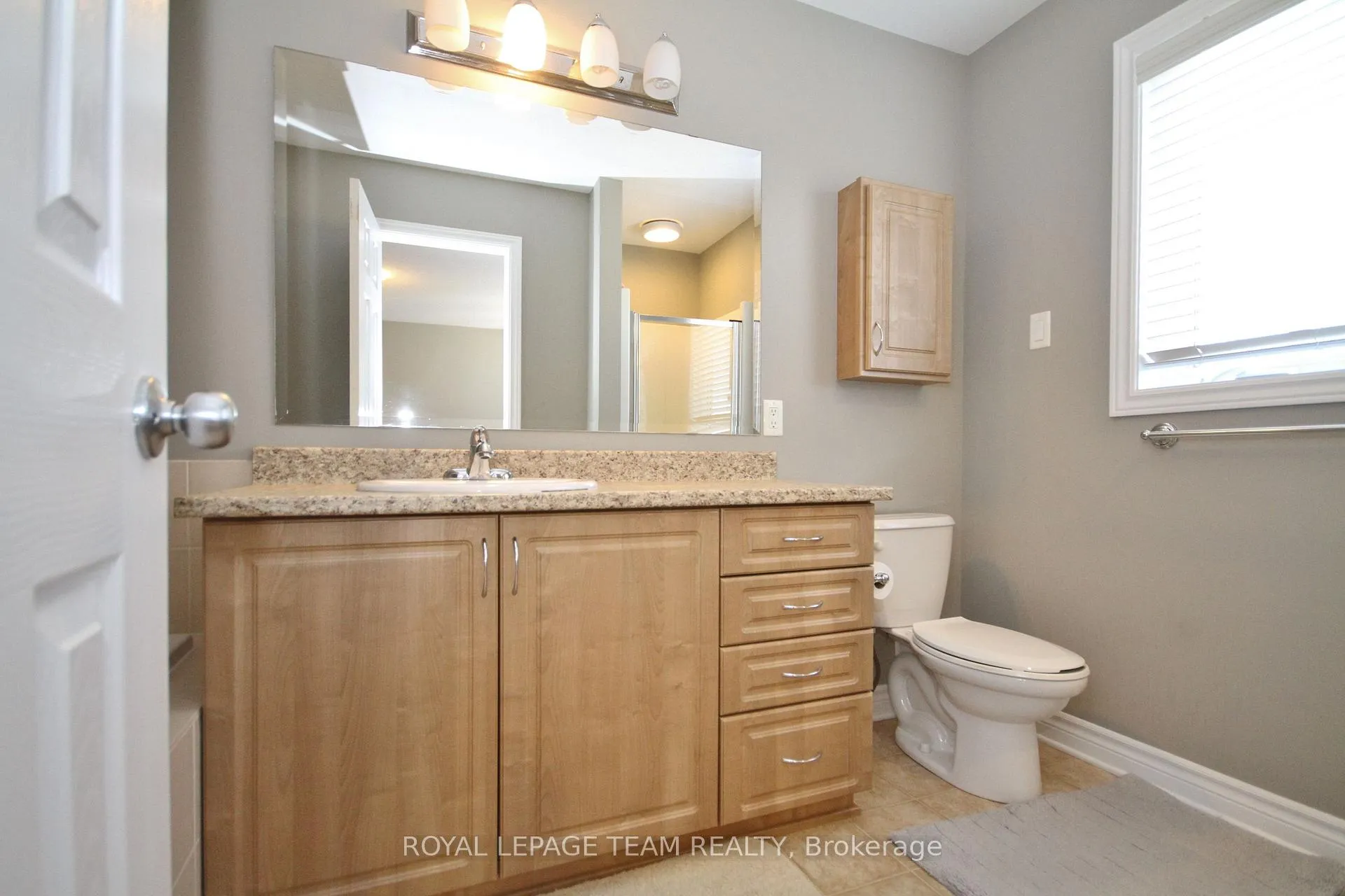 Photo 20 of 302 Tourmaline Crescent, Ottawa, Barrhaven - Strandherd — HOMEH