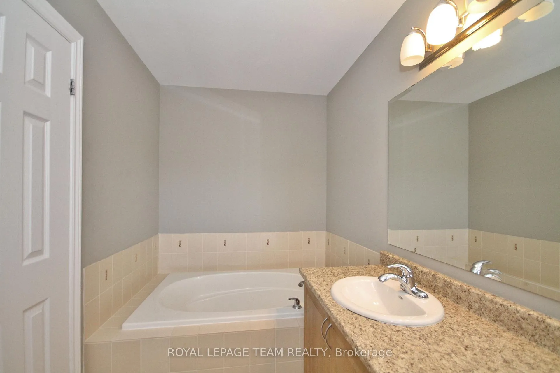 Photo 21 of 302 Tourmaline Crescent, Ottawa, Barrhaven - Strandherd — HOMEH