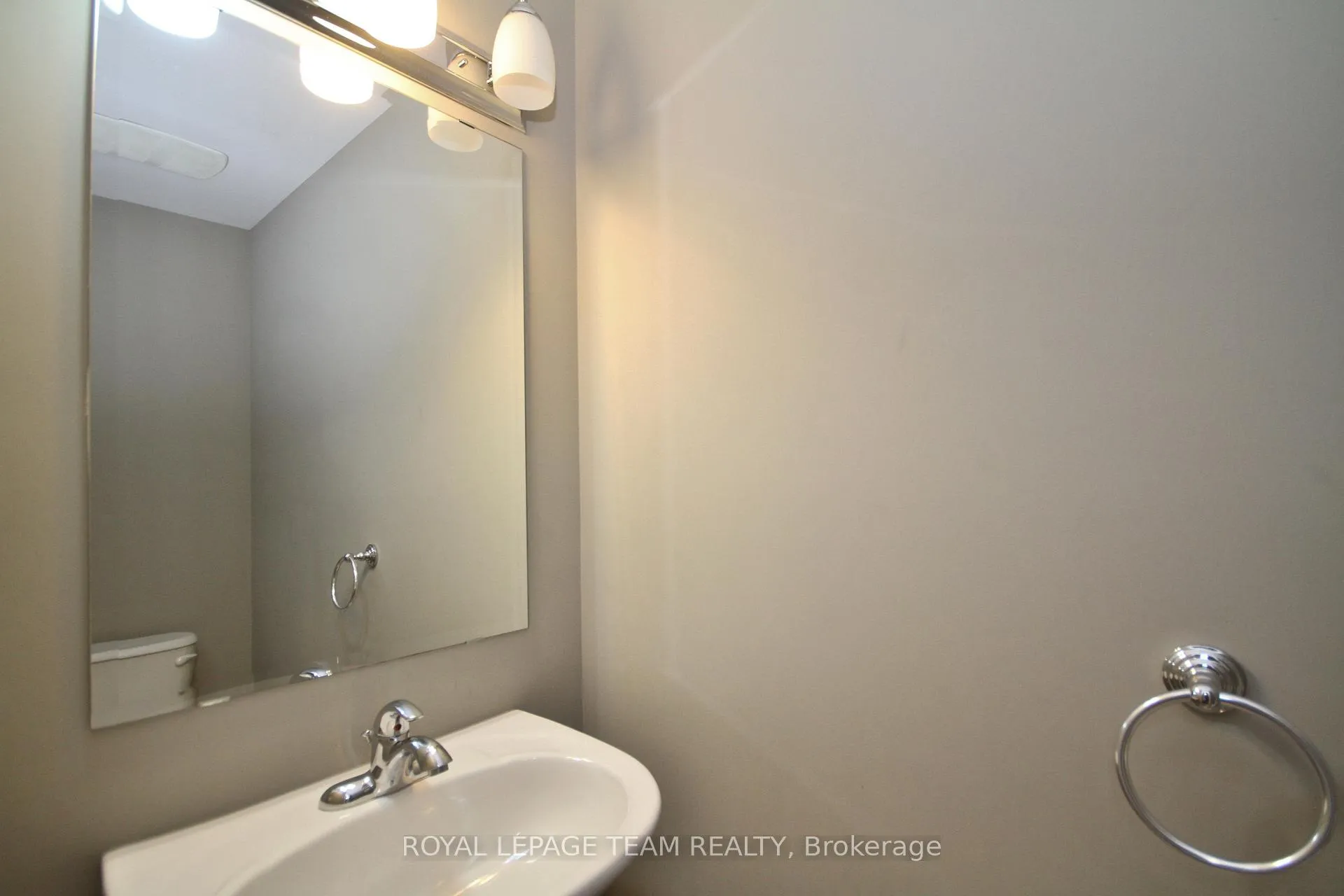 Photo 30 of 302 Tourmaline Crescent, Ottawa, Barrhaven - Strandherd — HOMEH