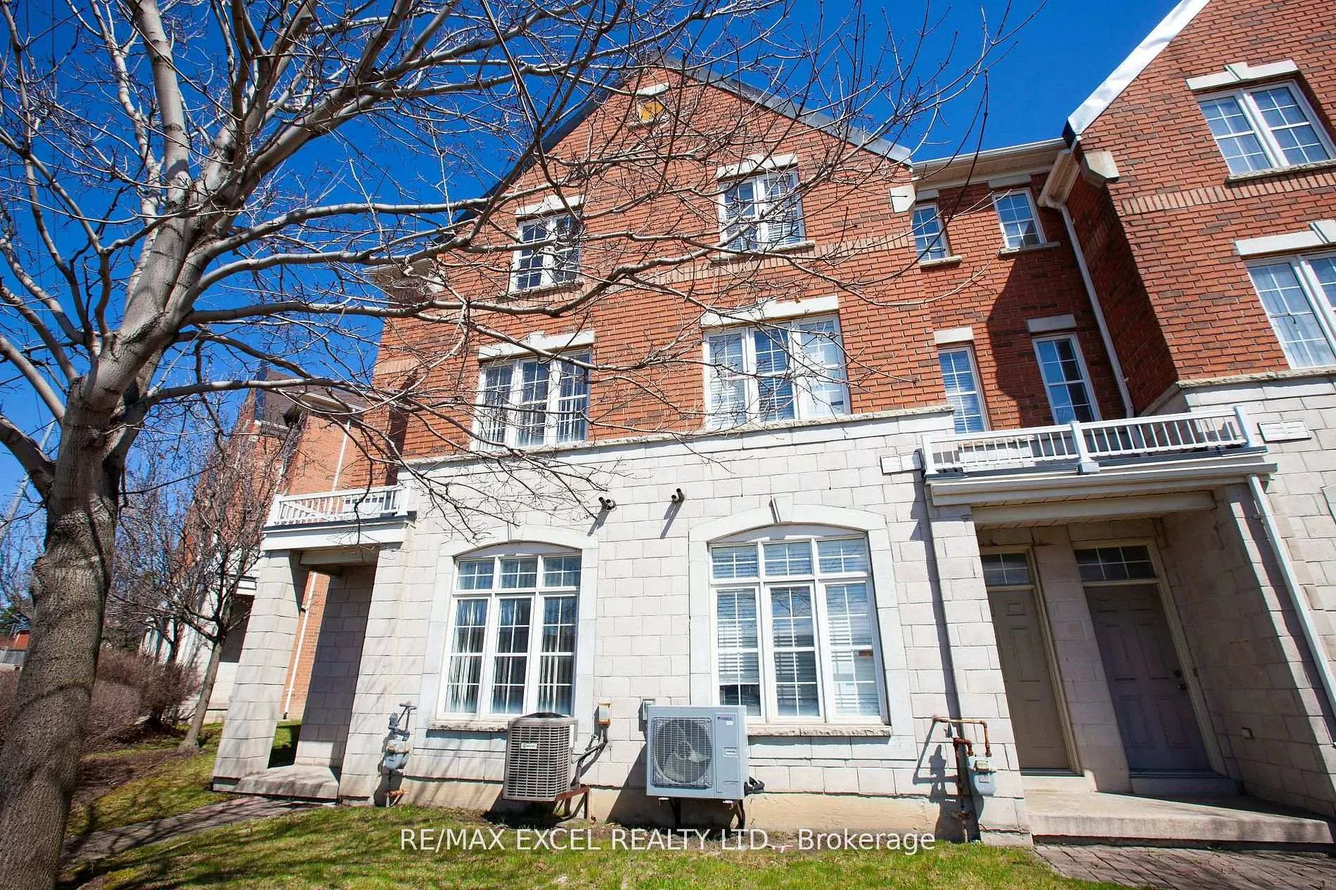 Photo 5 of 14 Woltner Way, Markham, Village Green-South Unionville — HOMEH