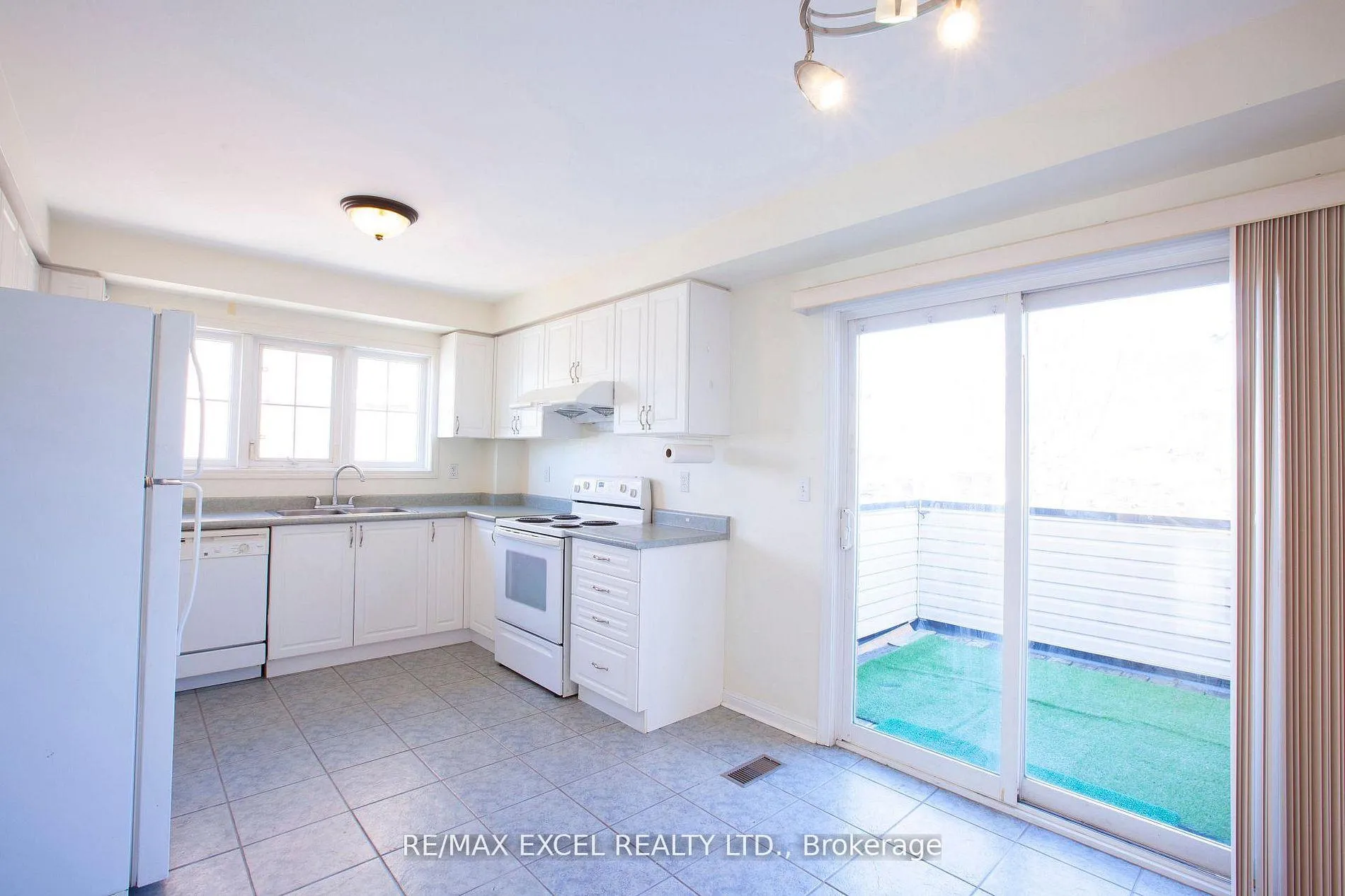 Photo 12 of 14 Woltner Way, Markham, Village Green-South Unionville — HOMEH