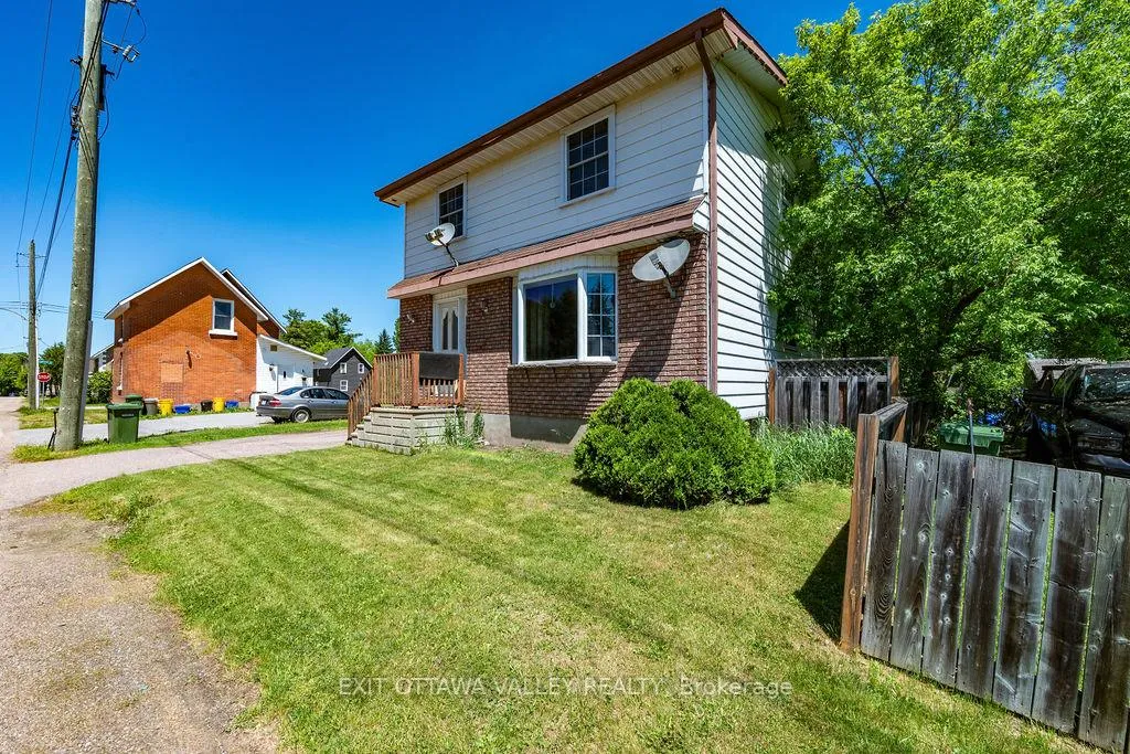 Photo 2 of 341 Craig Street, Pembroke — HOMEH
