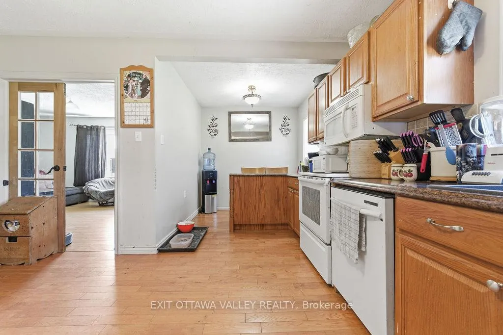 Photo 5 of 341 Craig Street, Pembroke — HOMEH