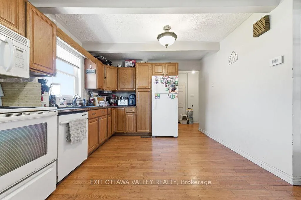 Photo 7 of 341 Craig Street, Pembroke — HOMEH