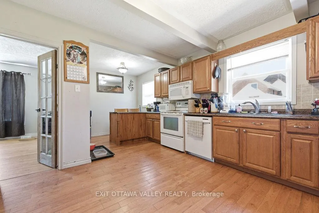 Photo 8 of 341 Craig Street, Pembroke — HOMEH
