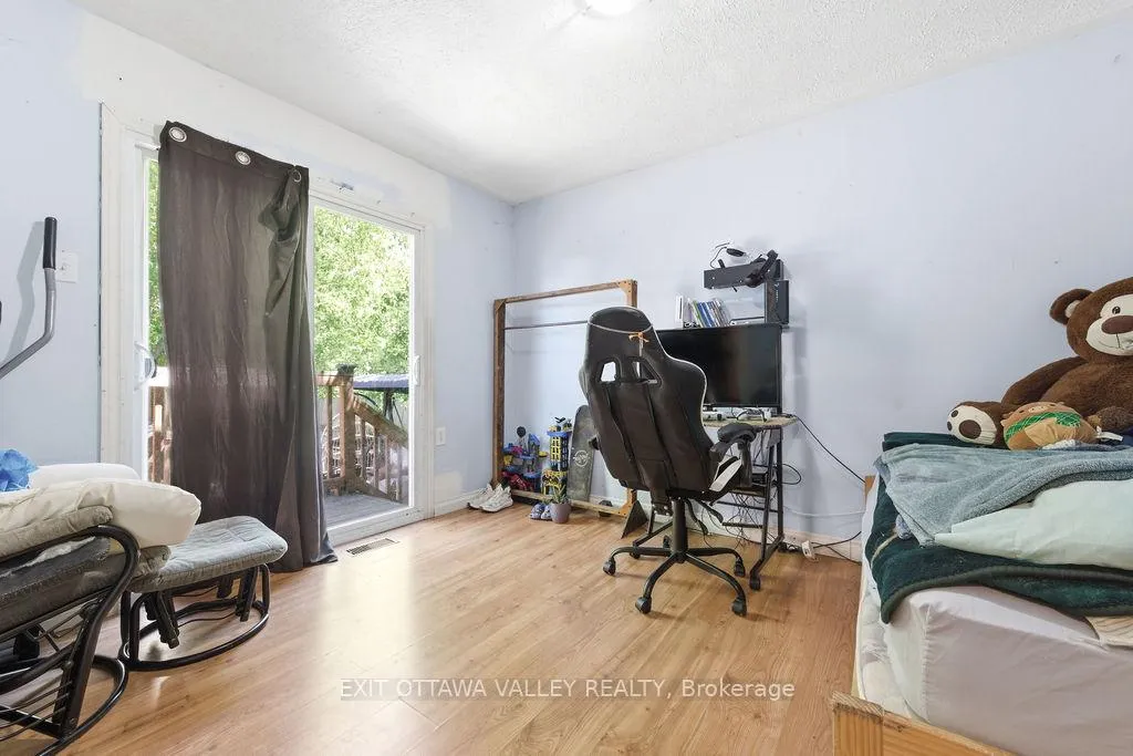 Photo 10 of 341 Craig Street, Pembroke — HOMEH