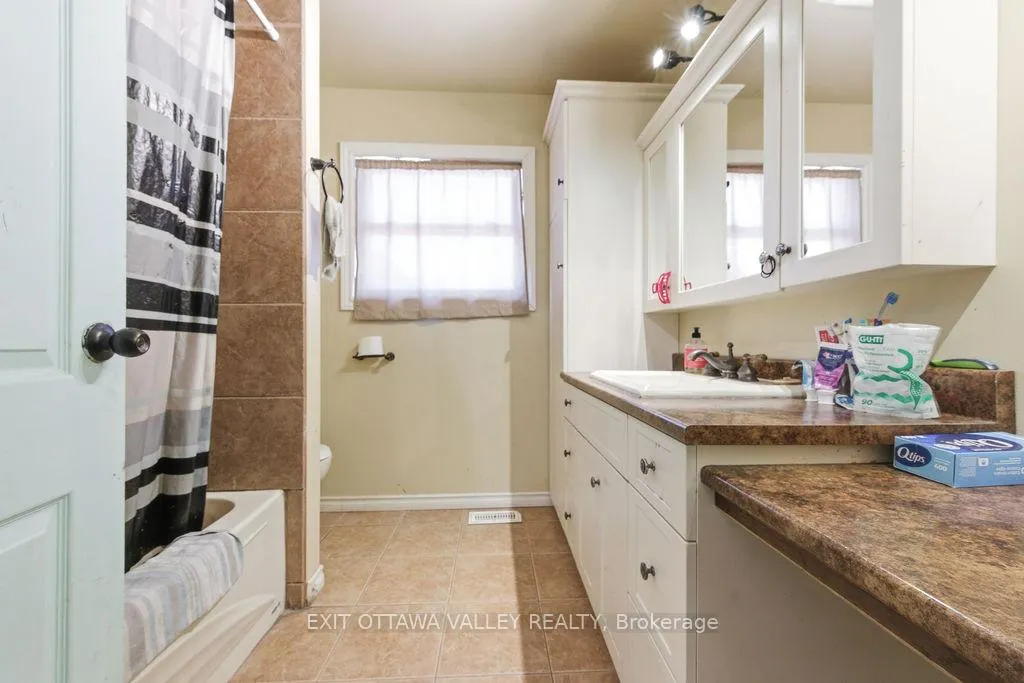 Photo 13 of 341 Craig Street, Pembroke — HOMEH