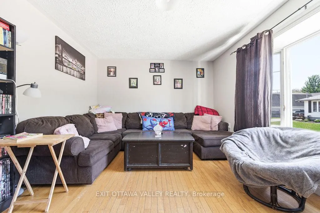 Photo 17 of 341 Craig Street, Pembroke — HOMEH