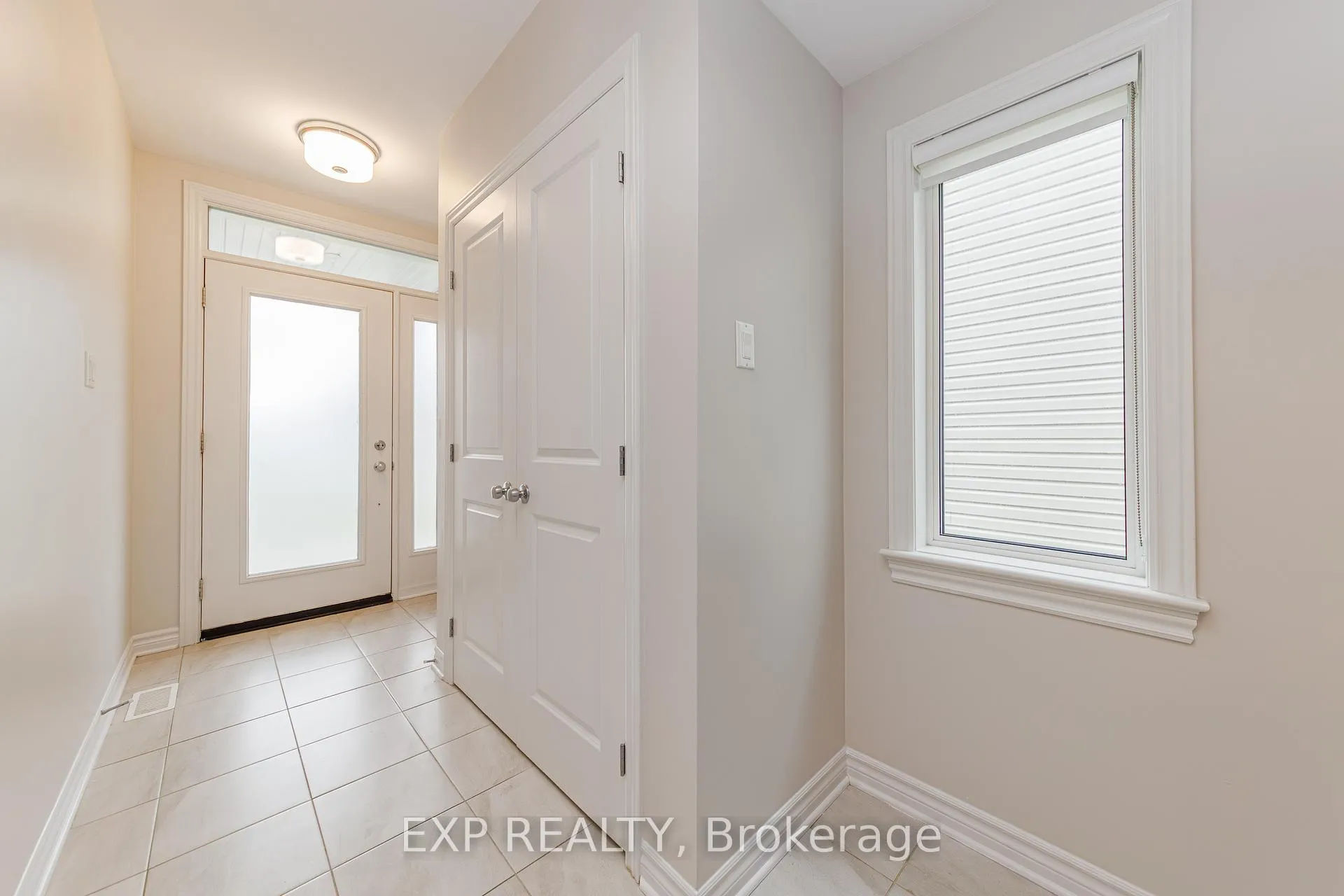 Photo 3 of 196 Angelonia Crescent, Ottawa, Blossom Park/Kemp Park/Findlay Creek — HOMEH