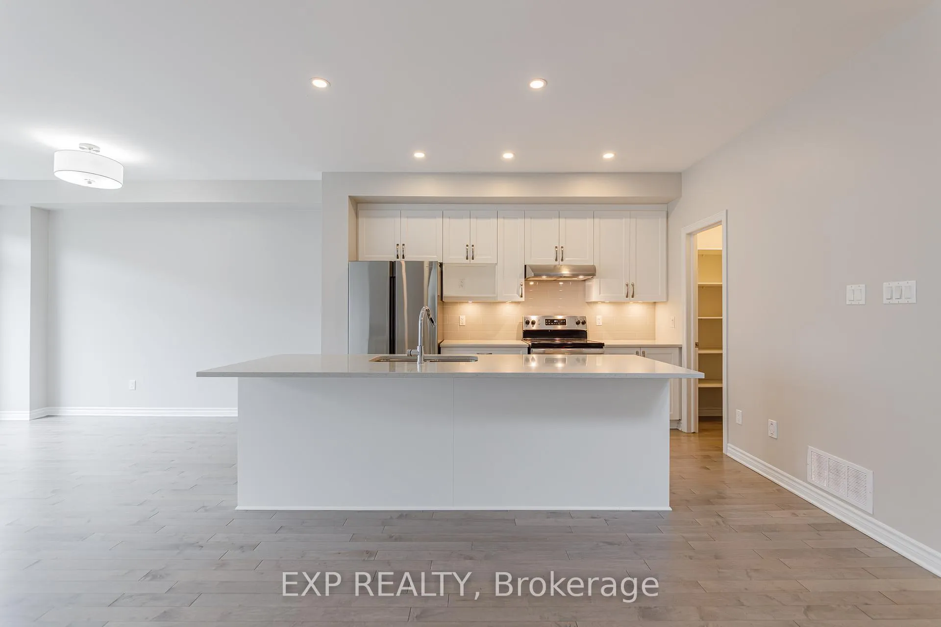 Photo 6 of 196 Angelonia Crescent, Ottawa, Blossom Park/Kemp Park/Findlay Creek — HOMEH