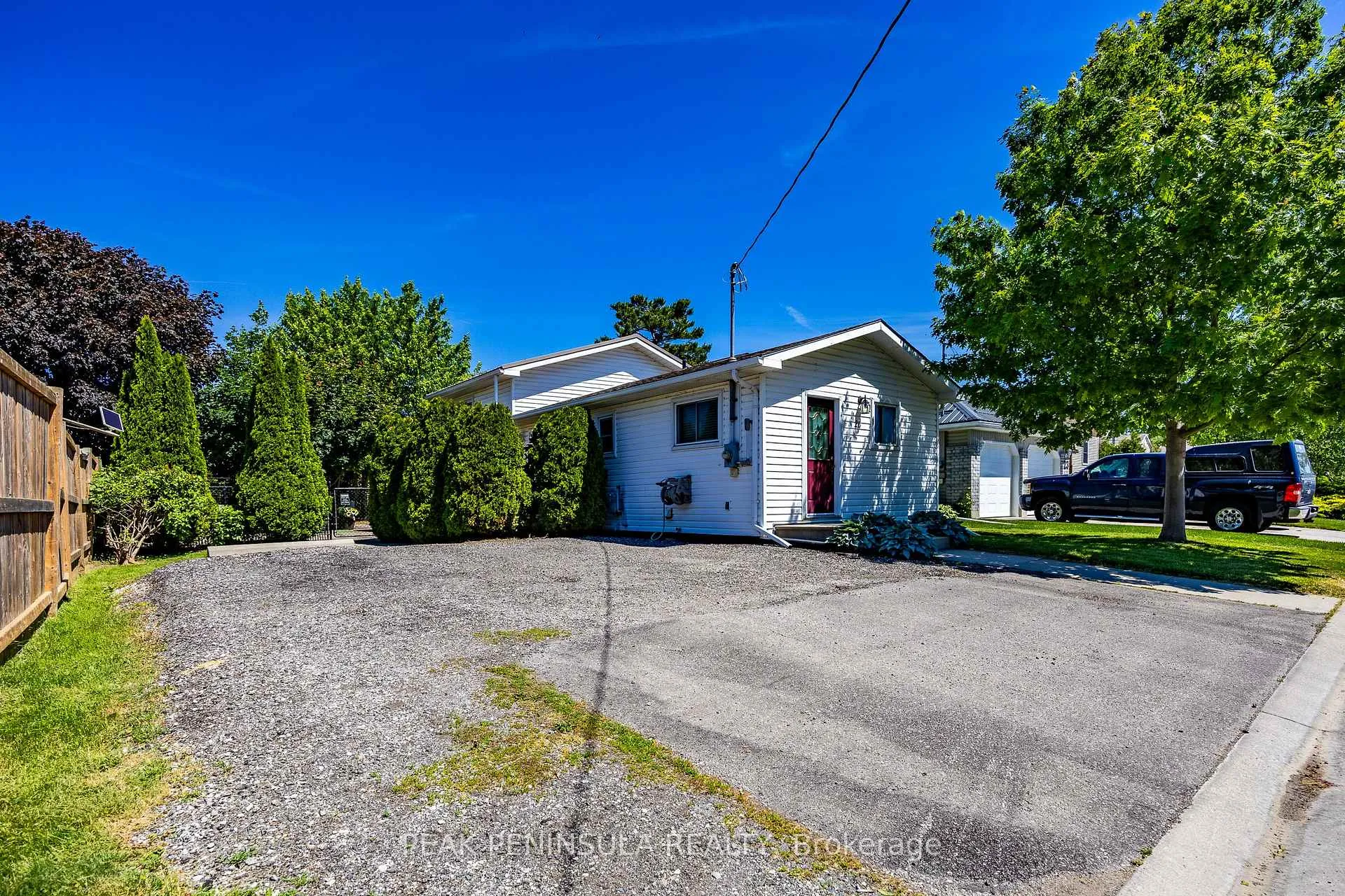 Photo 2 of 21 Centre Street, Norfolk, Port Rowan — HOMEH