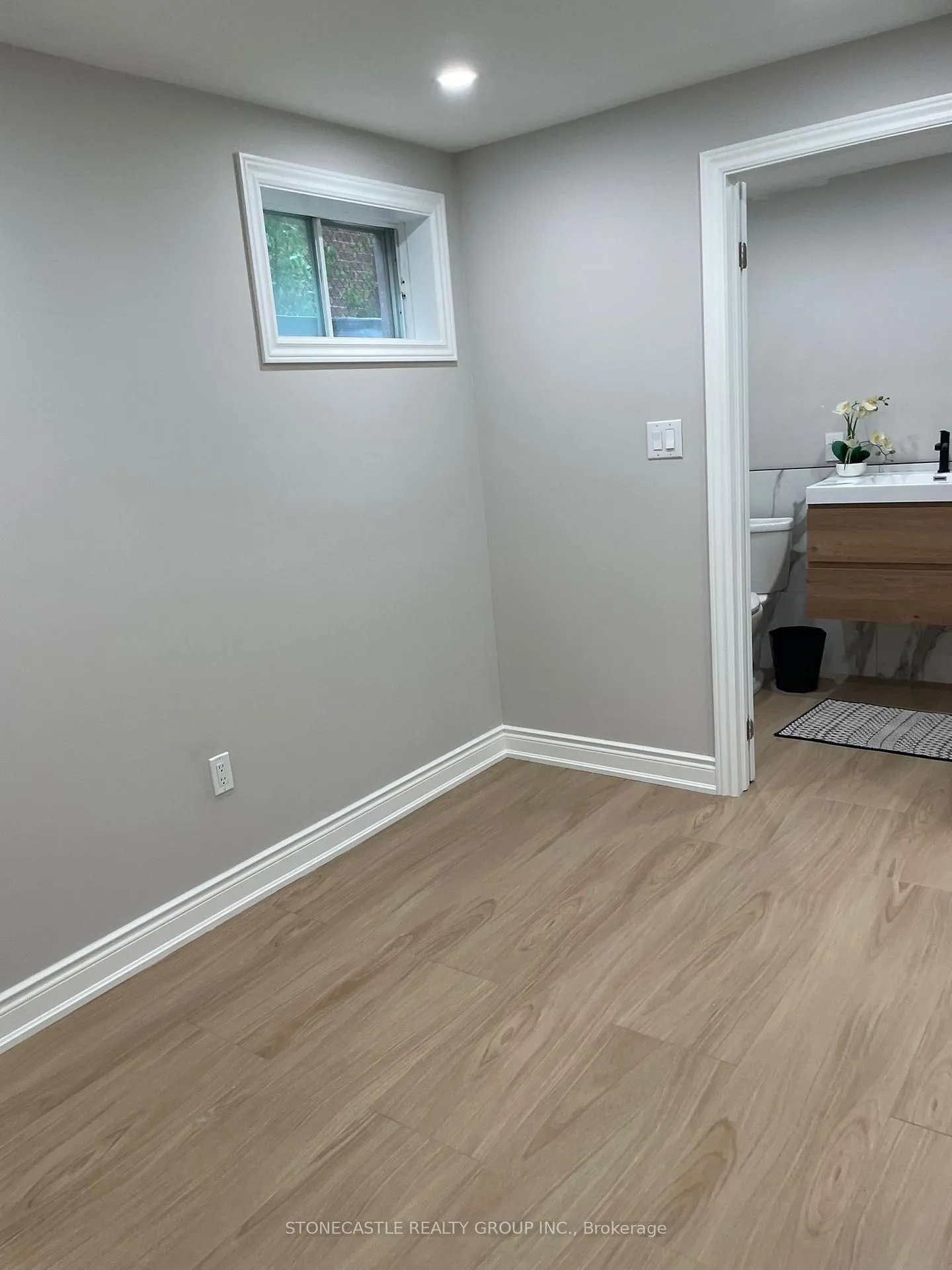 Photo 4 of Unit (Bsmt), 89 Jackman Crescent, Vaughan, West Woodbridge — HOMEH