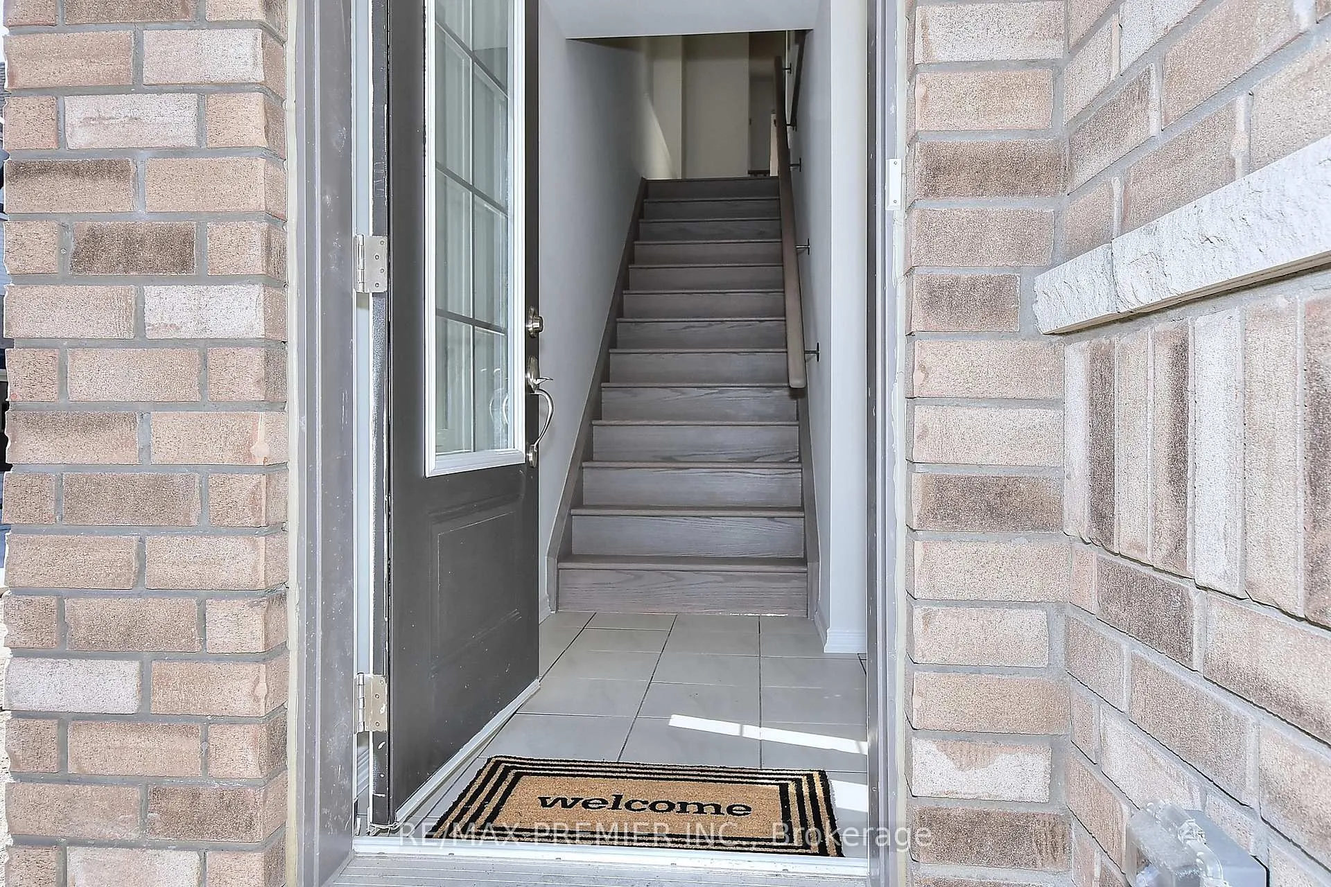 Photo 2 of Unit 144, 2552 Mojave Path, Oshawa, Windfields — HOMEH