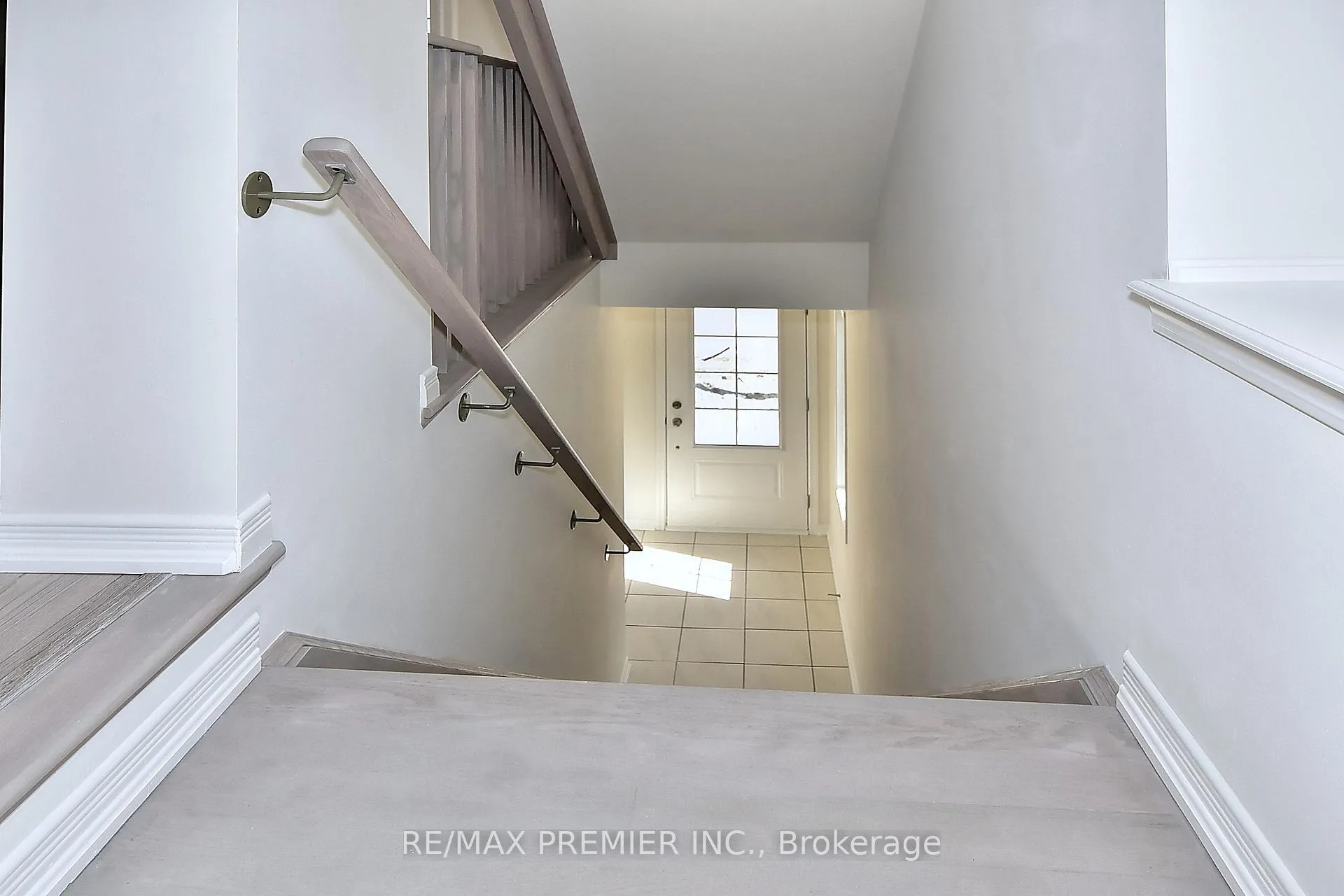 Photo 4 of Unit 144, 2552 Mojave Path, Oshawa, Windfields — HOMEH