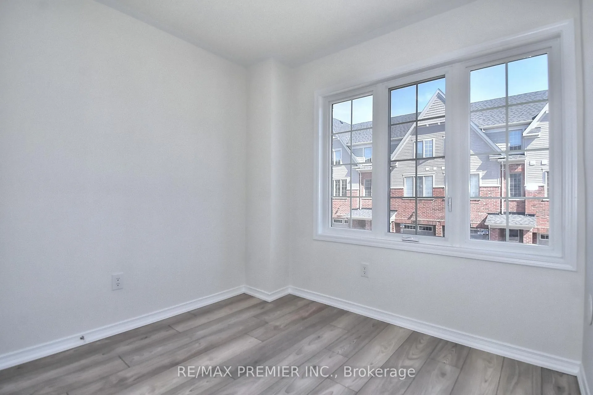 Photo 17 of Unit 144, 2552 Mojave Path, Oshawa, Windfields — HOMEH