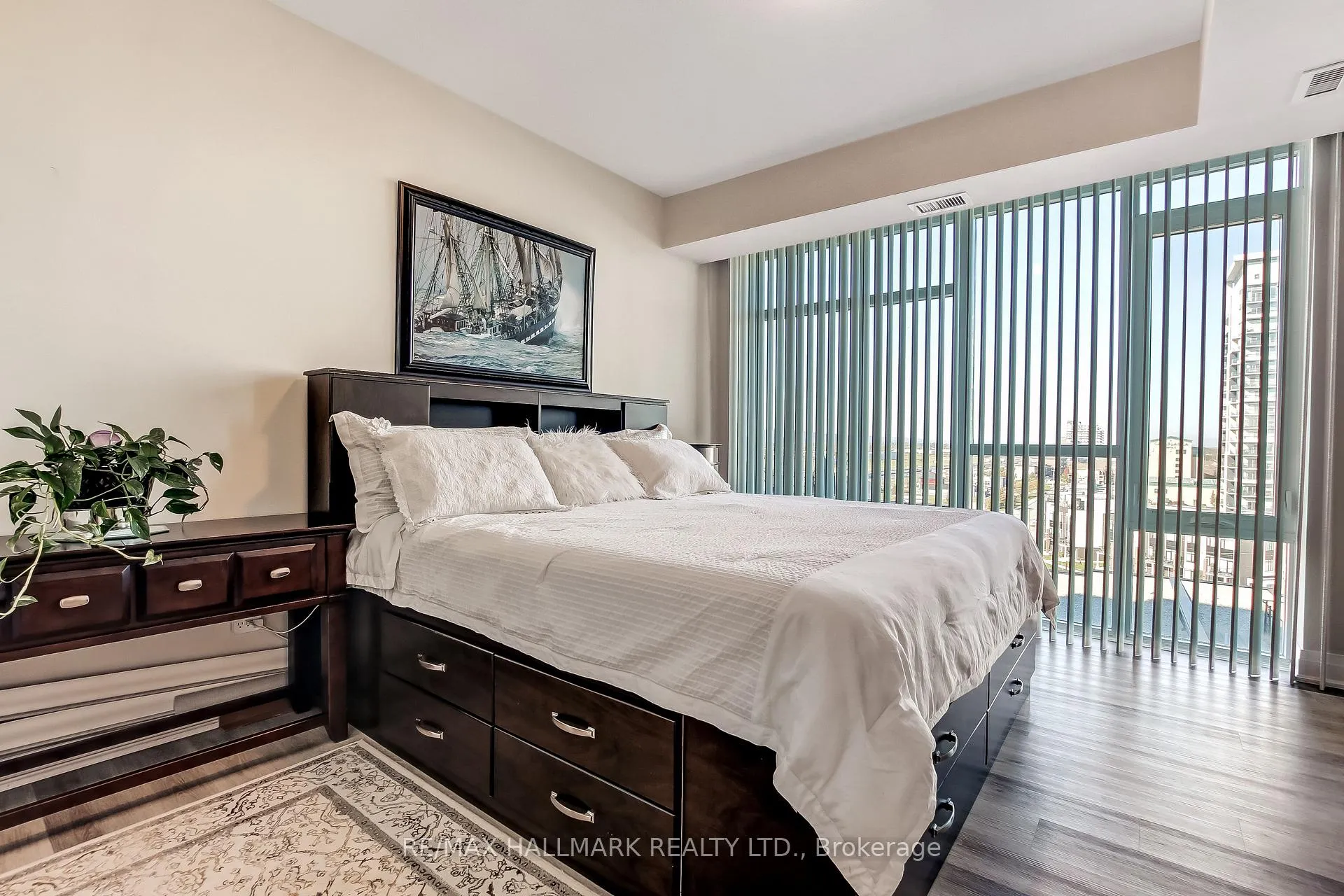 Photo 12 of Unit 807, 16 Concord Place, Grimsby, Grimsby Beach — HOMEH