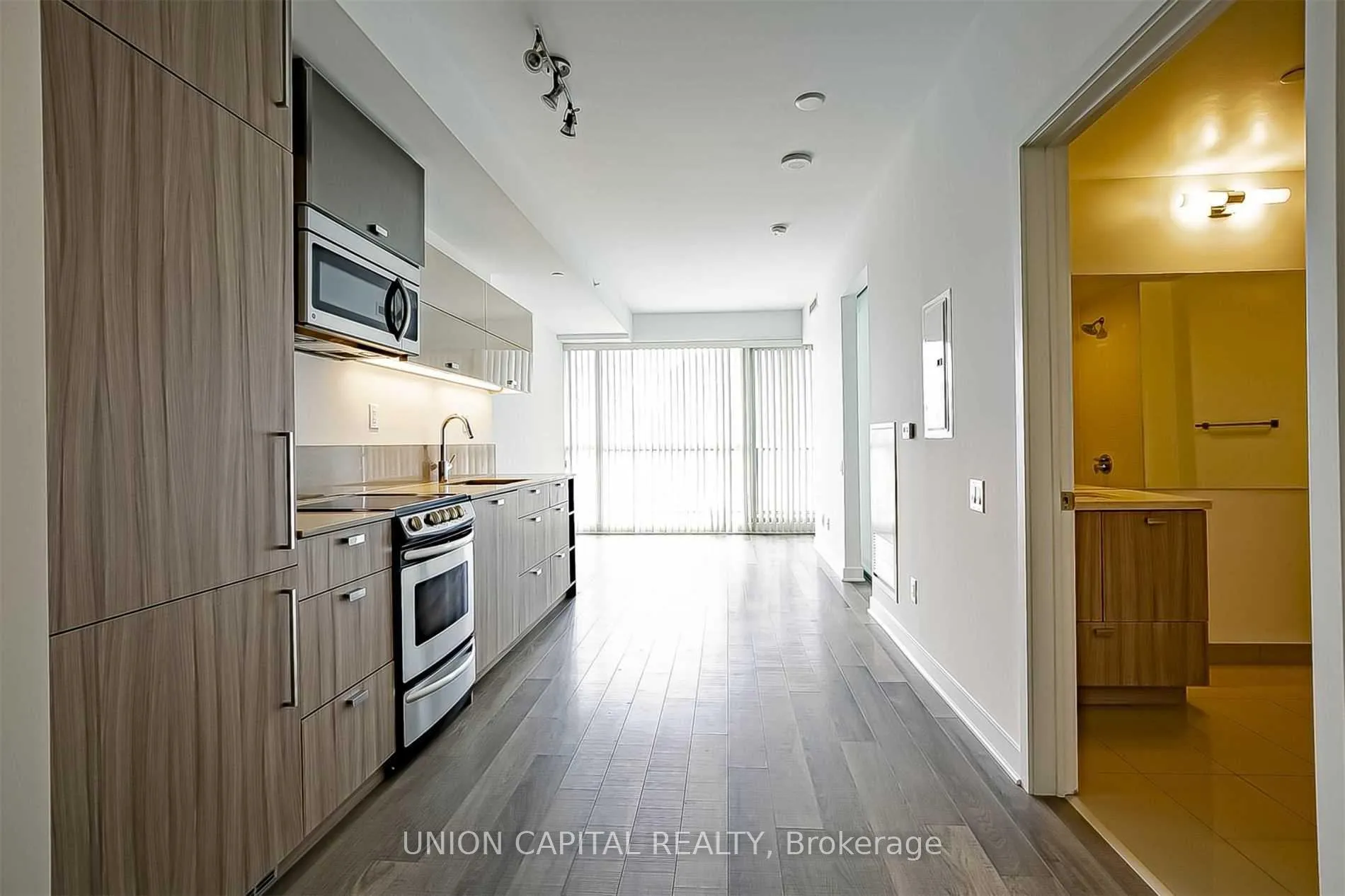 Photo 2 of Unit 2406, 290 Adelaide Street W, Toronto, Waterfront Communities — HOMEH