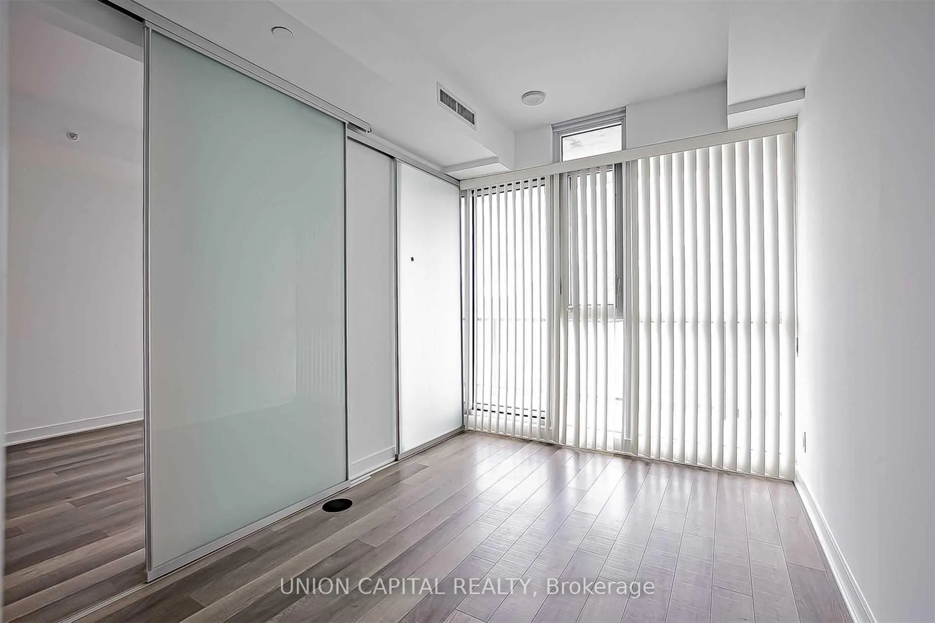Photo 5 of Unit 2406, 290 Adelaide Street W, Toronto, Waterfront Communities — HOMEH