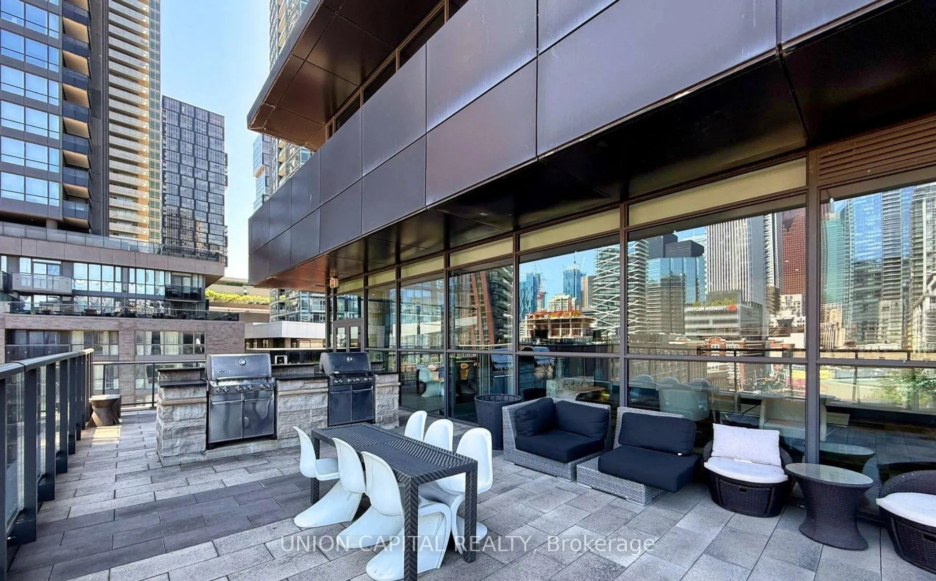 Photo 16 of Unit 2406, 290 Adelaide Street W, Toronto, Waterfront Communities — HOMEH