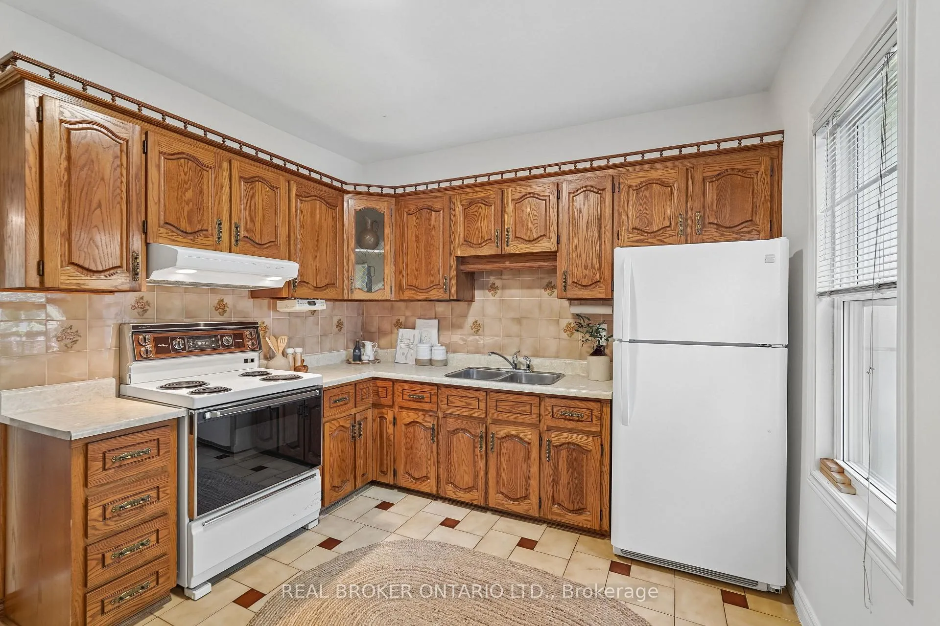 Photo 6 of 450 Armadale Avenue, Toronto, Runnymede-Bloor West Village — HOMEH