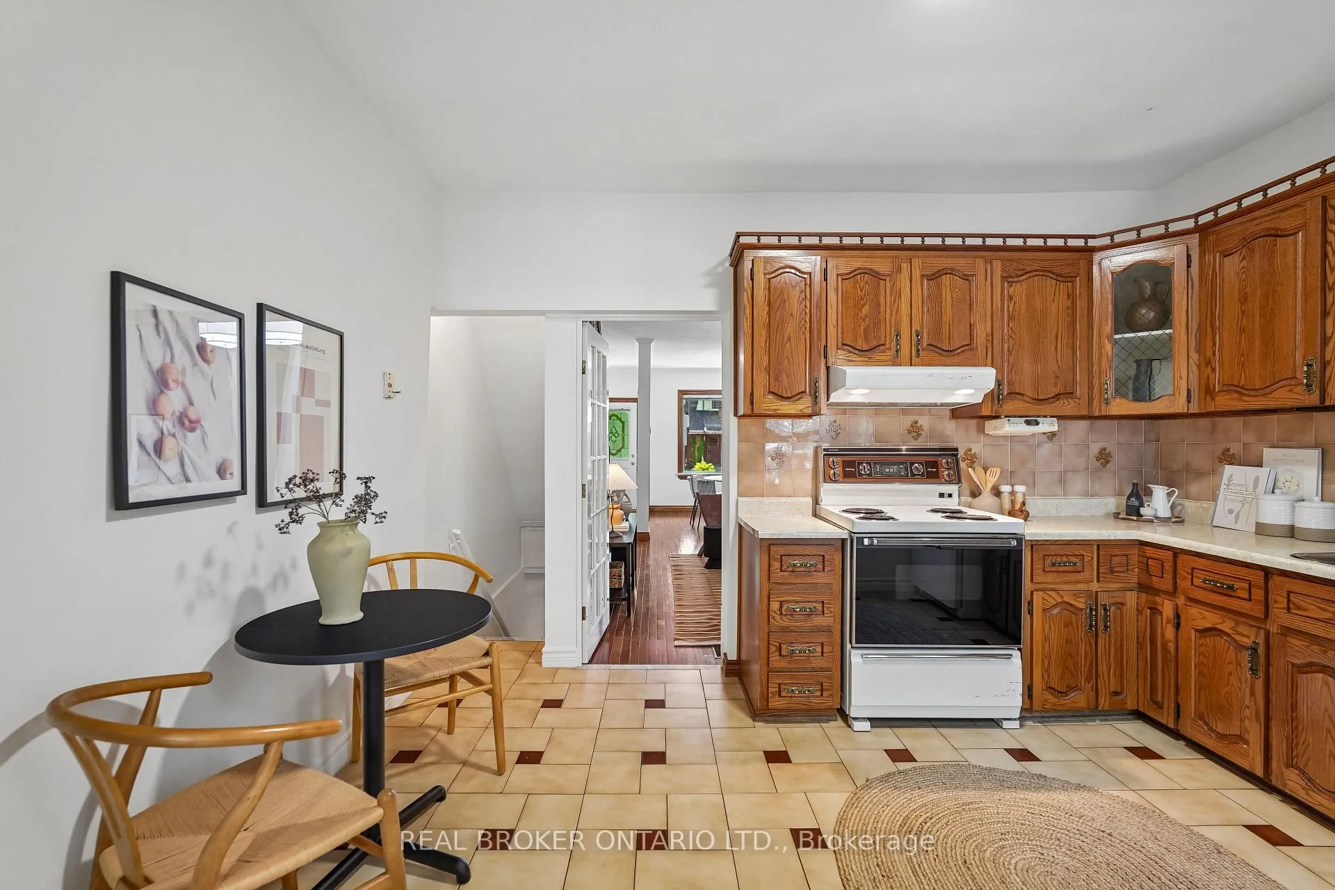 Photo 7 of 450 Armadale Avenue, Toronto, Runnymede-Bloor West Village — HOMEH