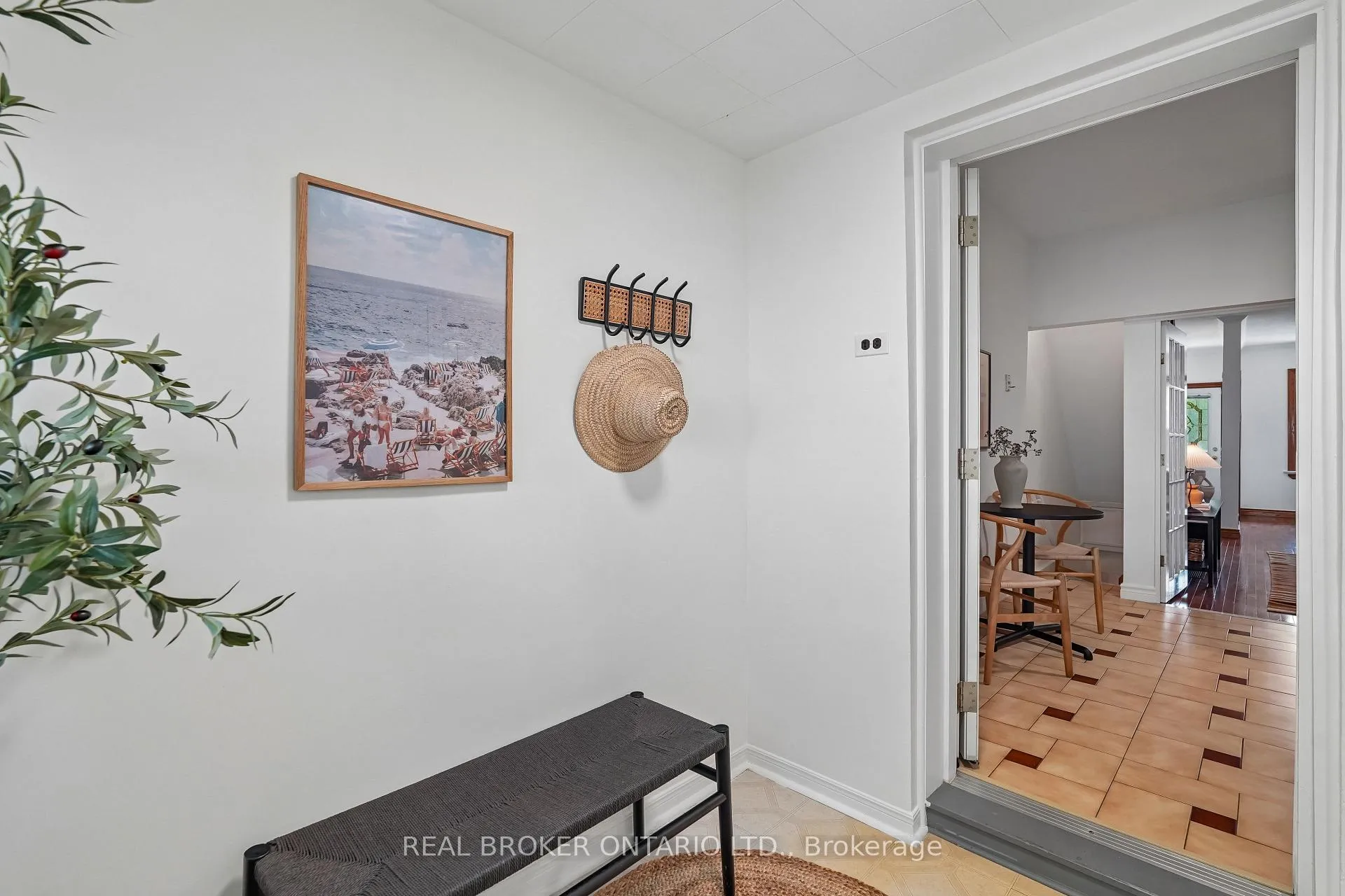 Photo 8 of 450 Armadale Avenue, Toronto, Runnymede-Bloor West Village — HOMEH