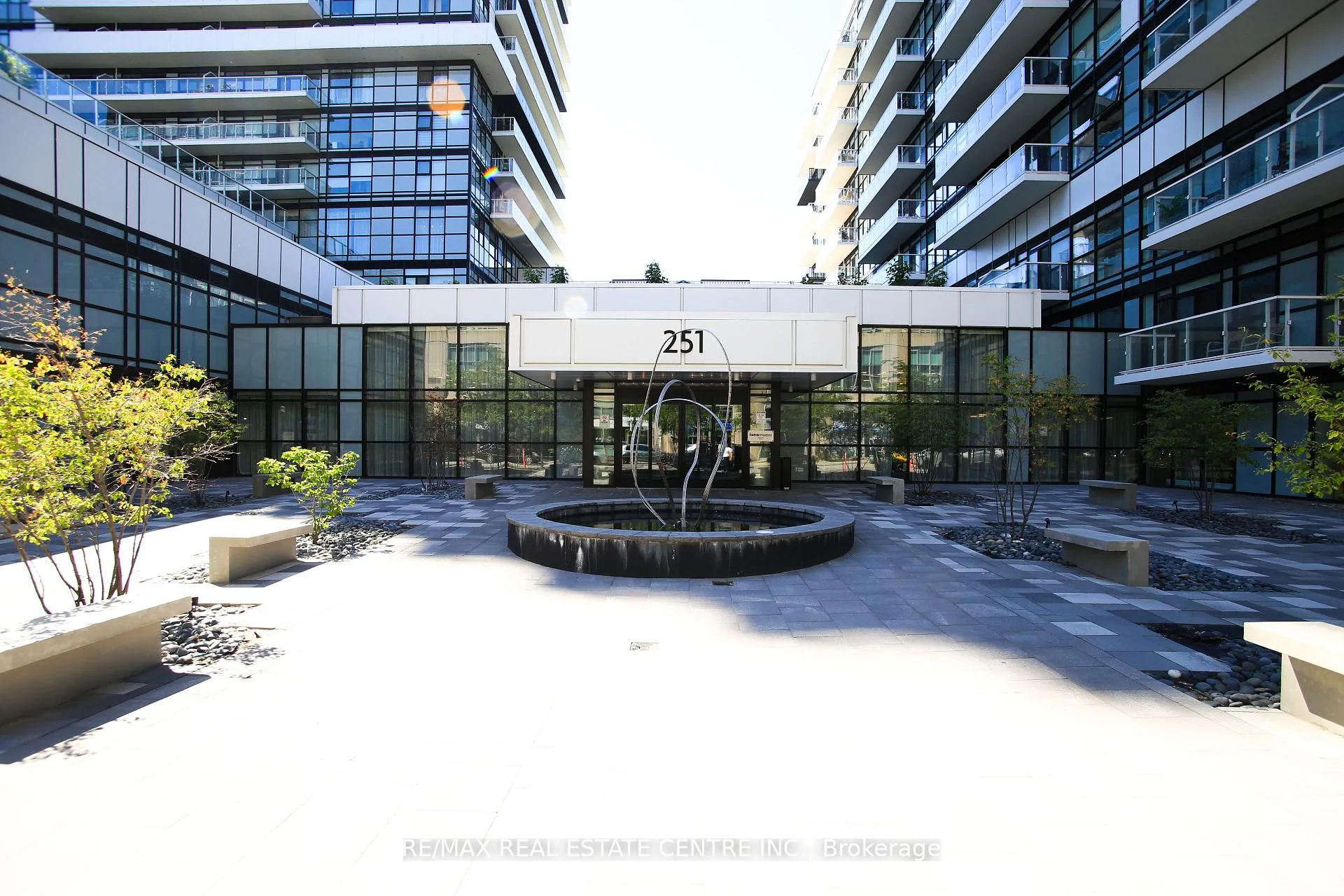 Photo of Unit 519, 251 Manitoba Street