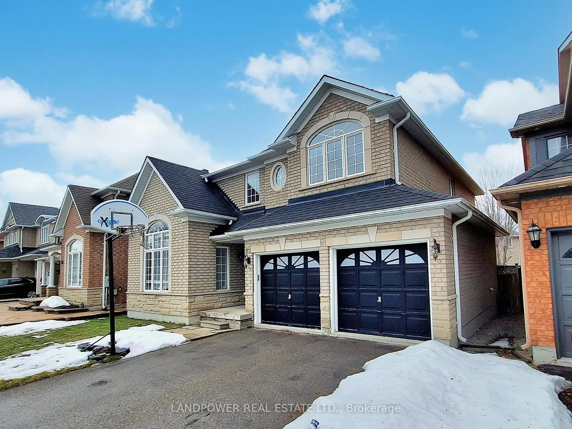 Photo 2 of 82 Littleleaf Crescent, Markham, Legacy — HOMEH