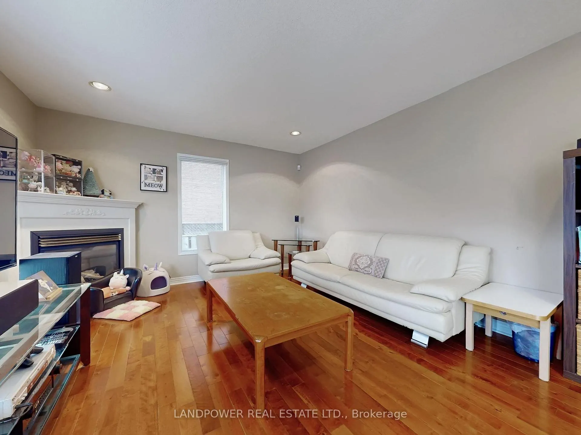 Photo 9 of 82 Littleleaf Crescent, Markham, Legacy — HOMEH