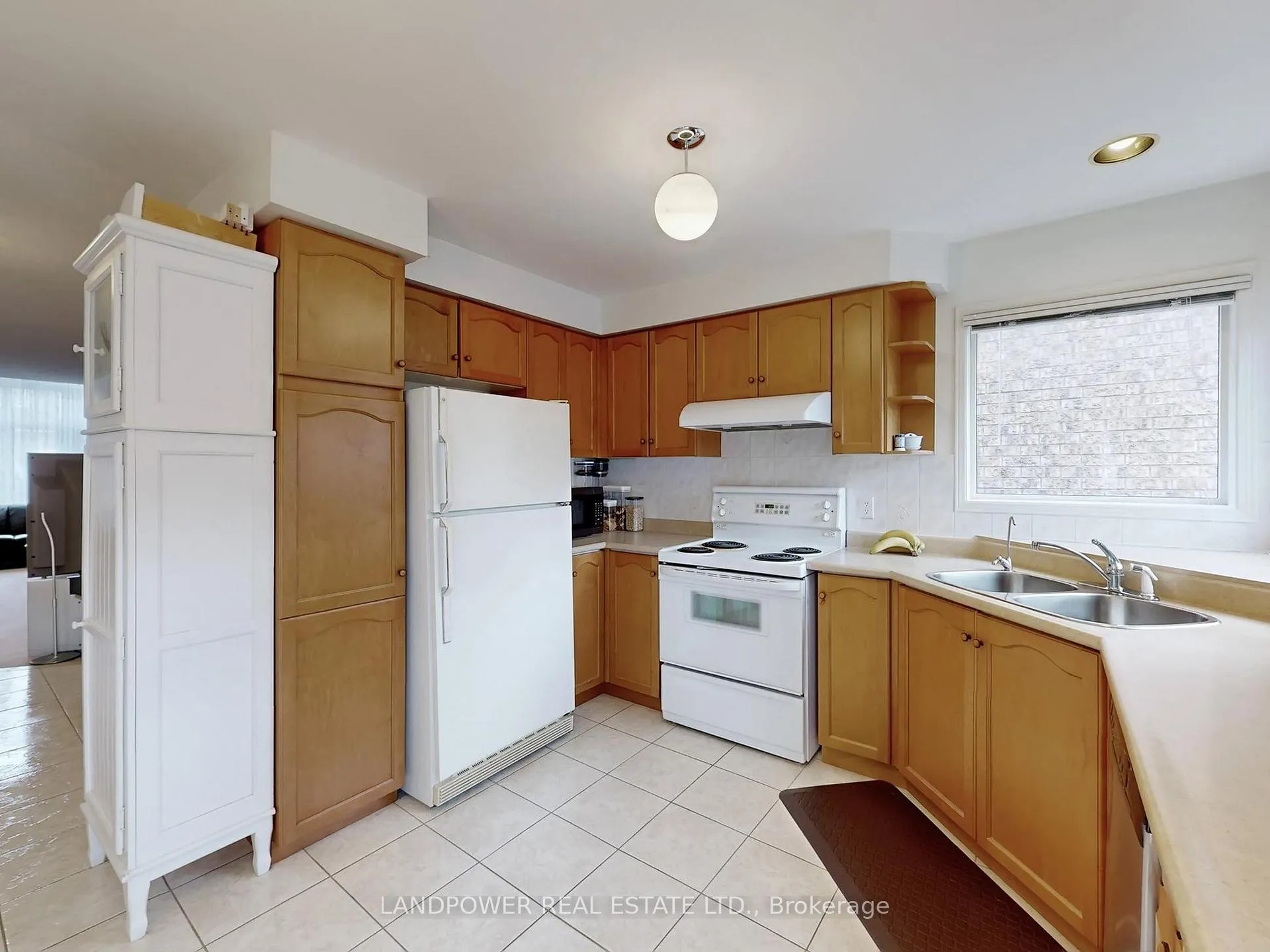 Photo 12 of 82 Littleleaf Crescent, Markham, Legacy — HOMEH