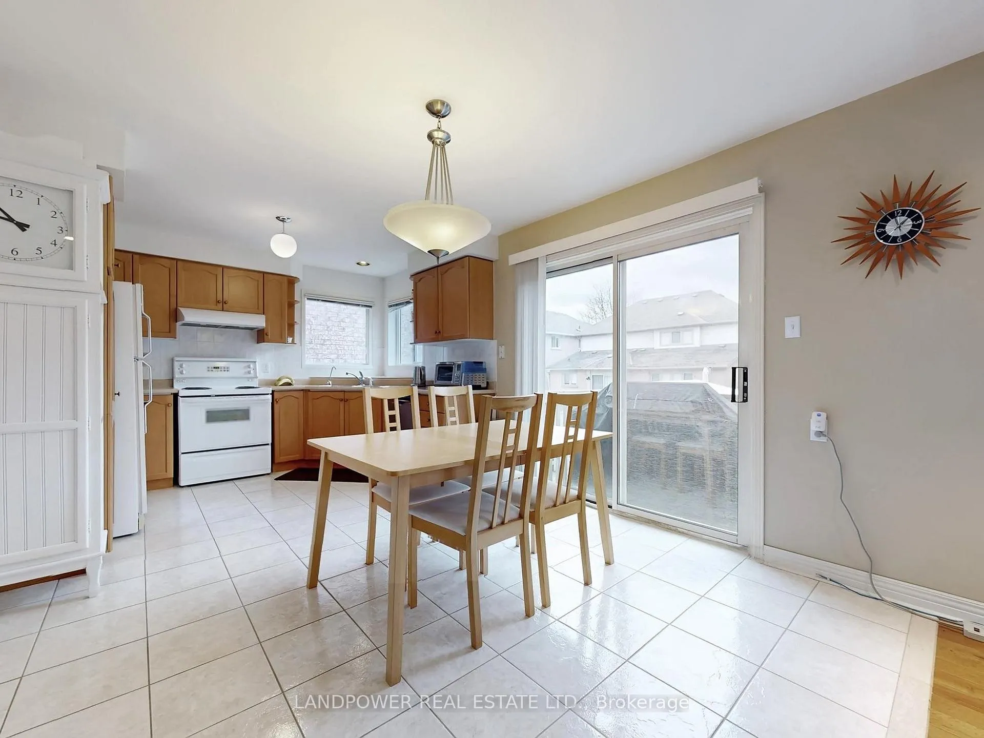 Photo 14 of 82 Littleleaf Crescent, Markham, Legacy — HOMEH