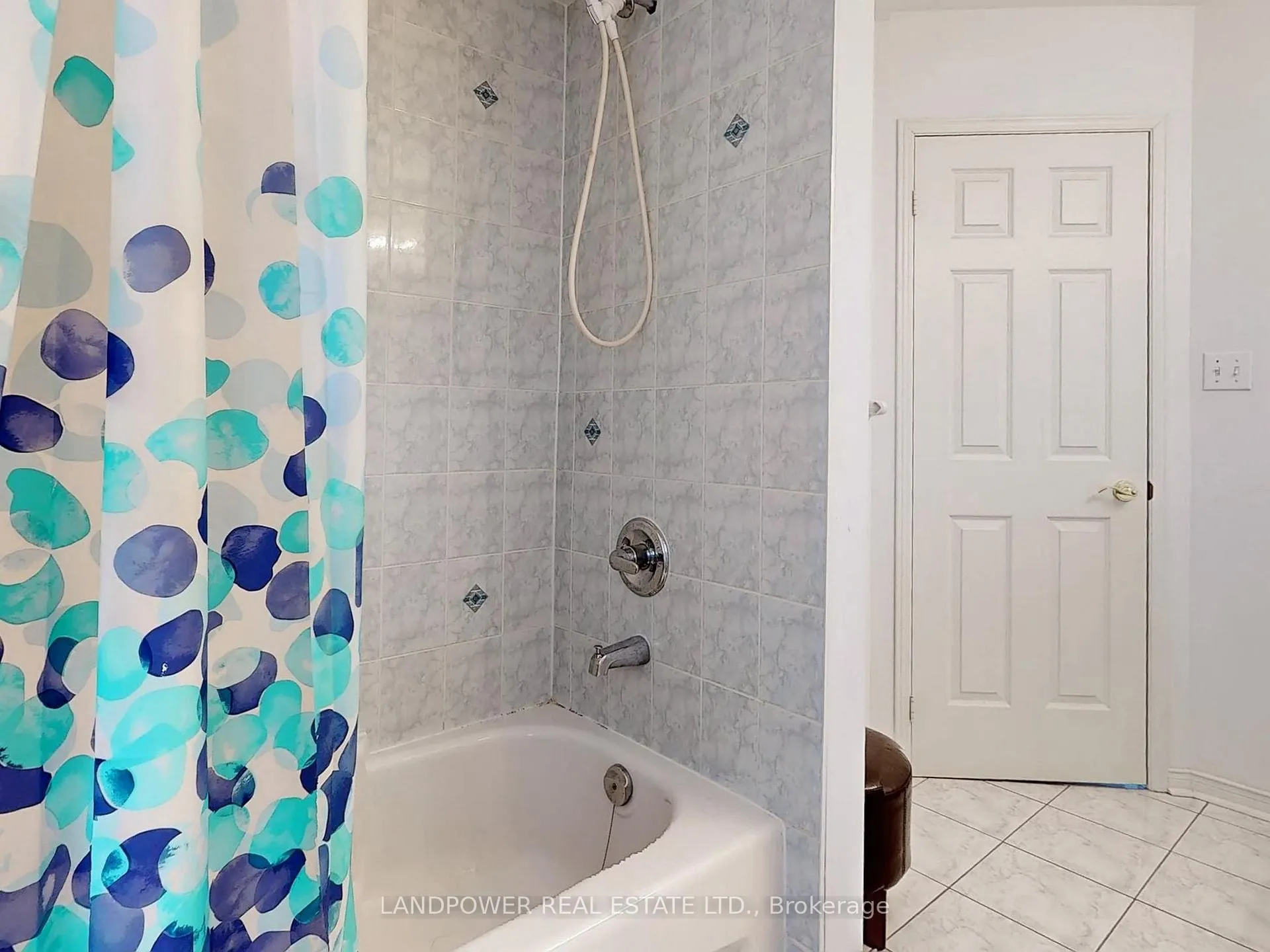 Photo 35 of 82 Littleleaf Crescent, Markham, Legacy — HOMEH